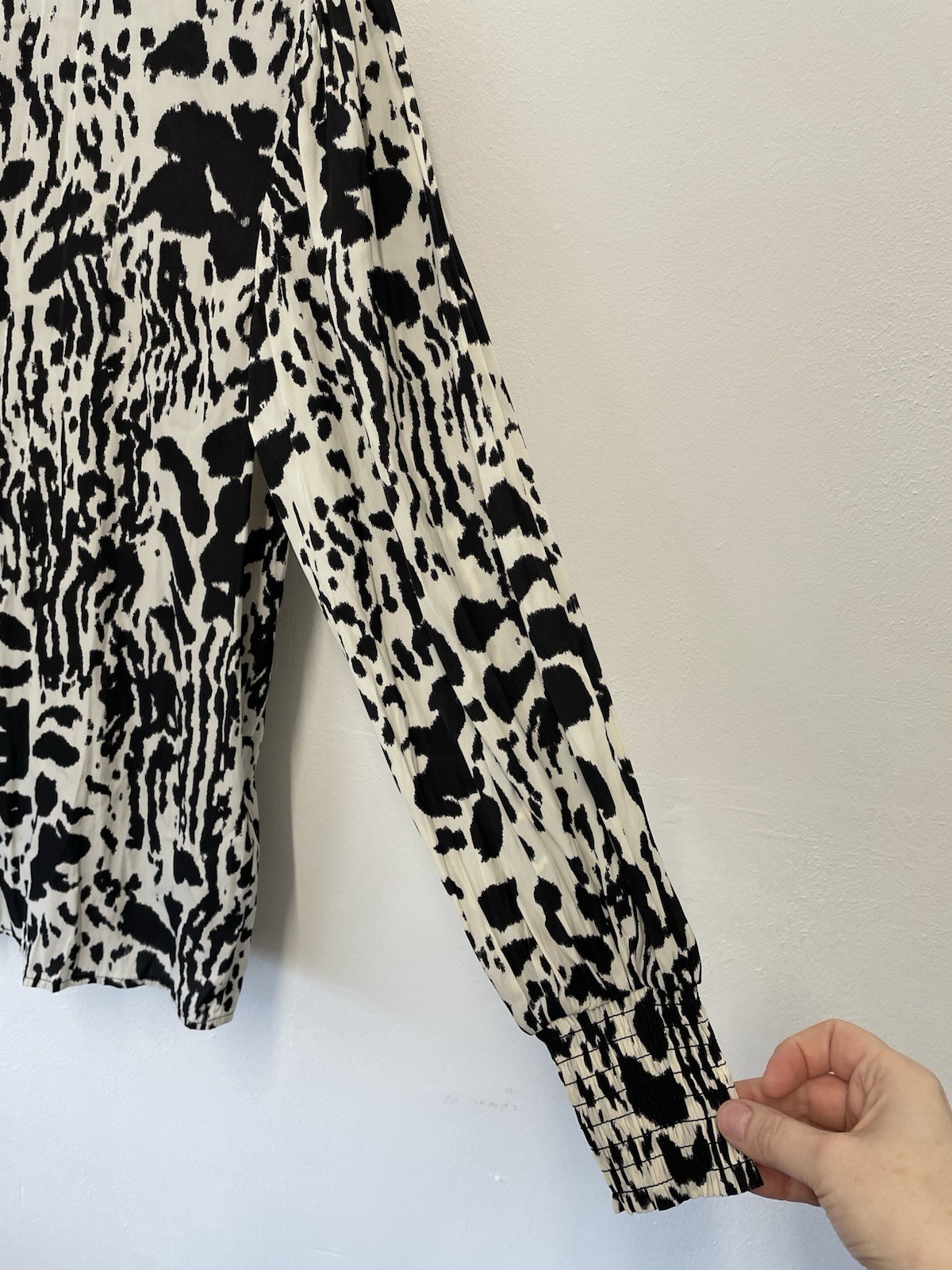 Ba&sh Opus Blouse Size 1 UK 8 Blk Off White Leopard Print Puff Sleeves Chiffon