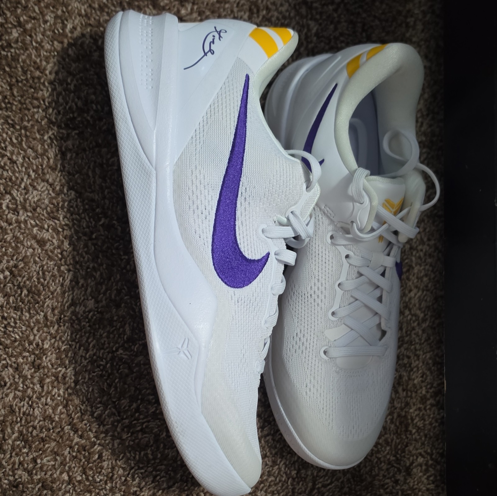 Nike Kobe 8 Men’s Low Top Athletic Sneaker Lace-Up White Purple Yellow