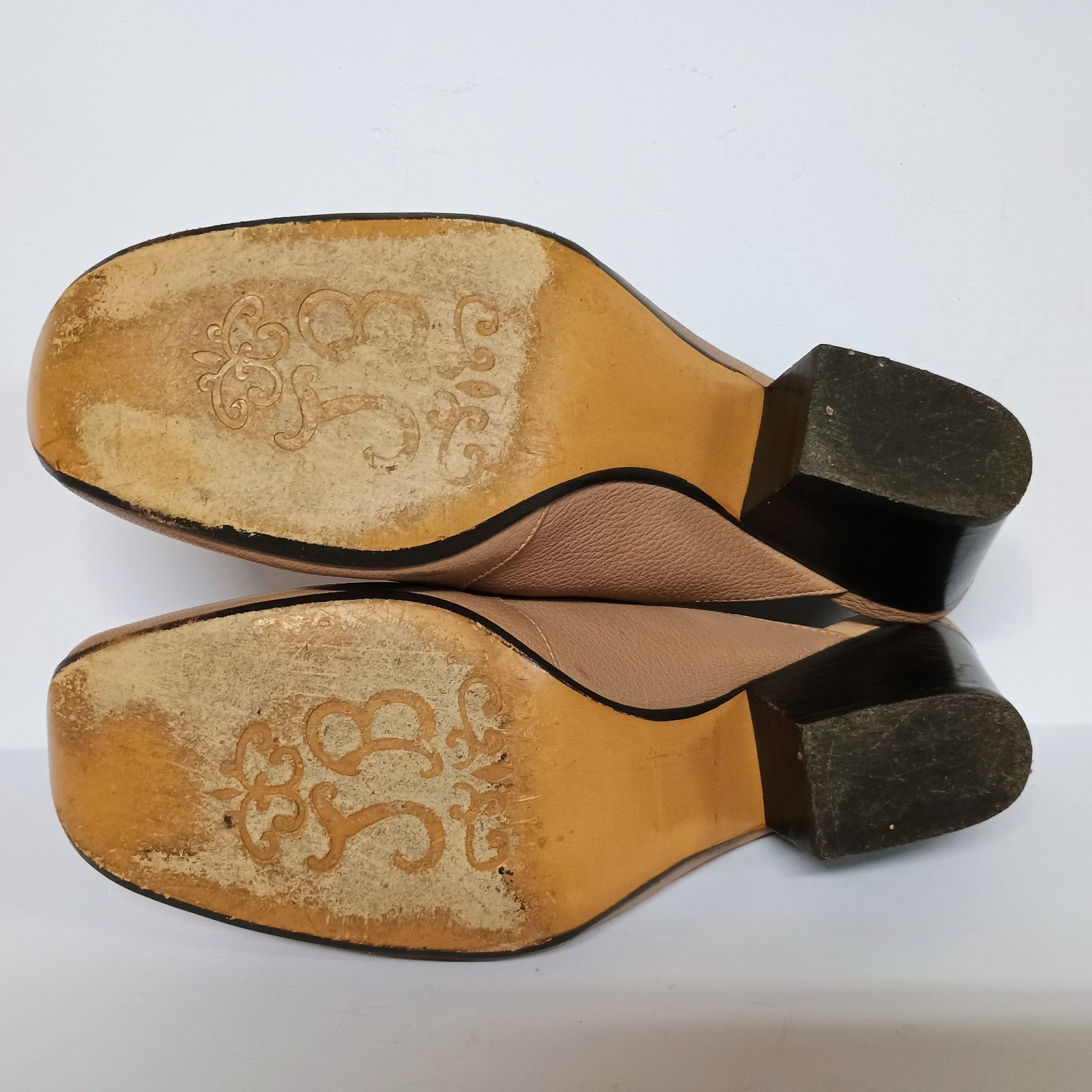Jessica Bennett Beige Bronze EMBOSSED FAUX LEATHER Slip-on Mule SIZE 7M