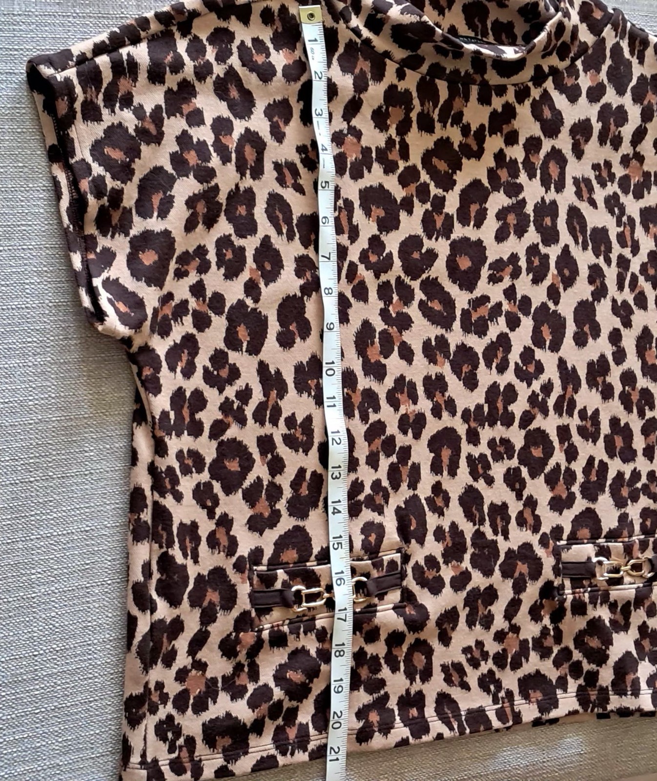 Ann Taylor Leopard Print Mock Neck Top Horsebit Gold Chain Medium M Excellent