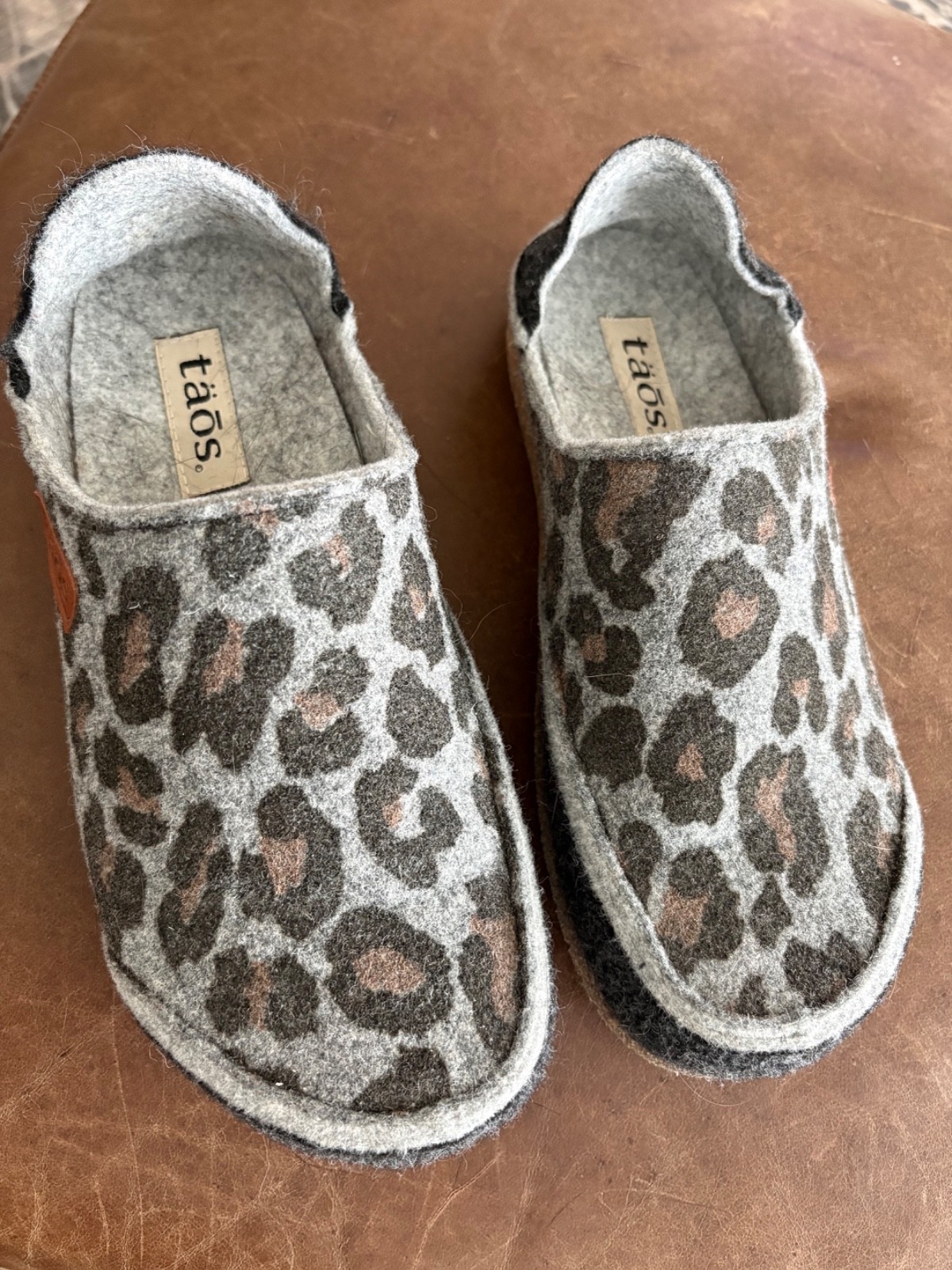 Taos Convertawool Women’s Charcoal Leopard Wool Clogs Shoes Sz 8