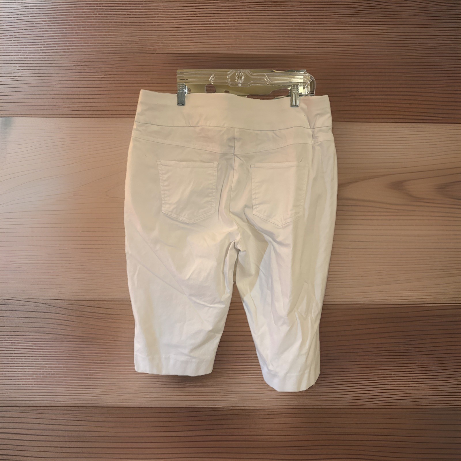 Ruby Rd Woman White stretch pull-on capri pants rayon/nylon/spandex 18W