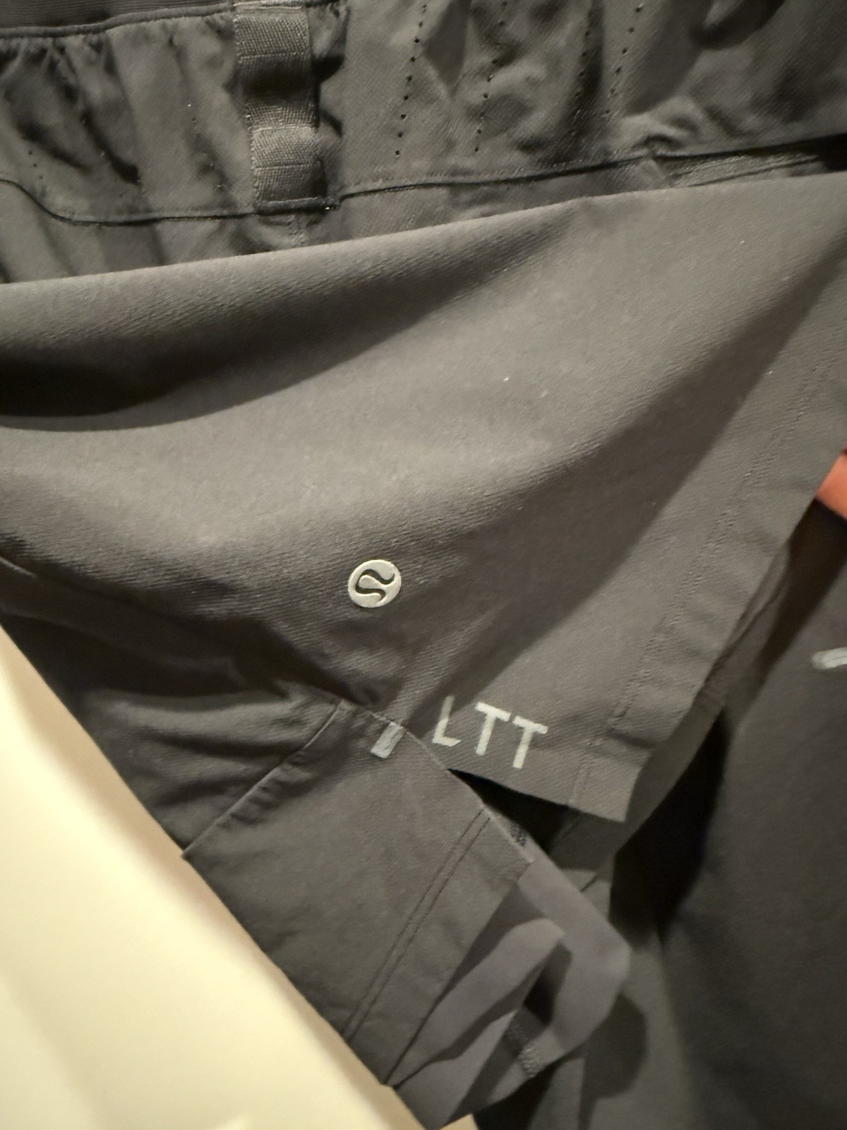 Lululemon Shorts Mens Medium Black LTT Liner 7inch Inseam