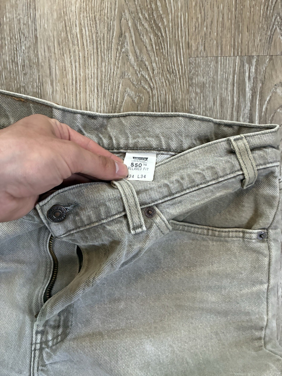 Vintage 1990s Orange Tab Levi’s Made in USA Crème colored