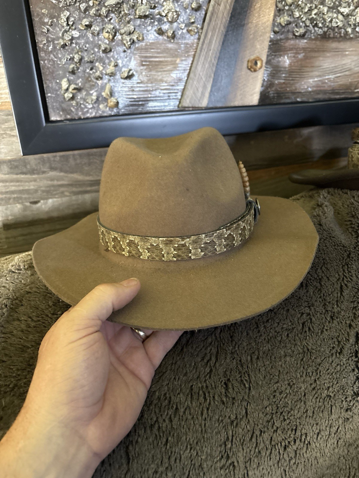 Rattlesnake Hat Band With Rattle 7/8” Wide.
