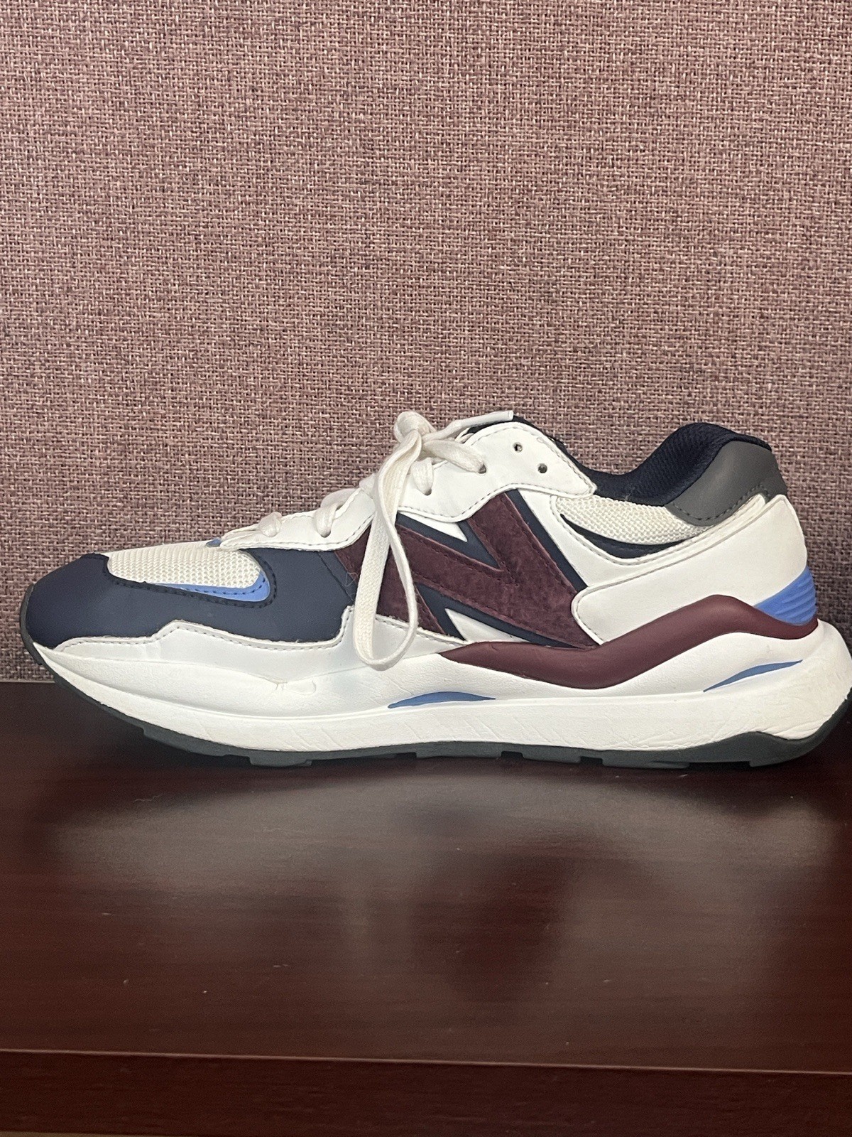 New Balance 5740 U5740FMB White Burgundy Navy Sneakers Men’s 7.5