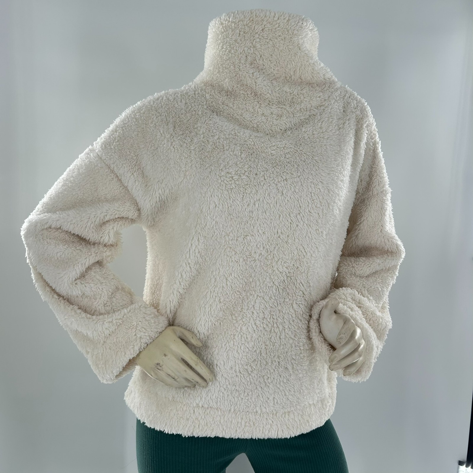 GAP BODY Sherpa Fleece Pullover Comfy Fit with Loose Turtleneck Womens Small
