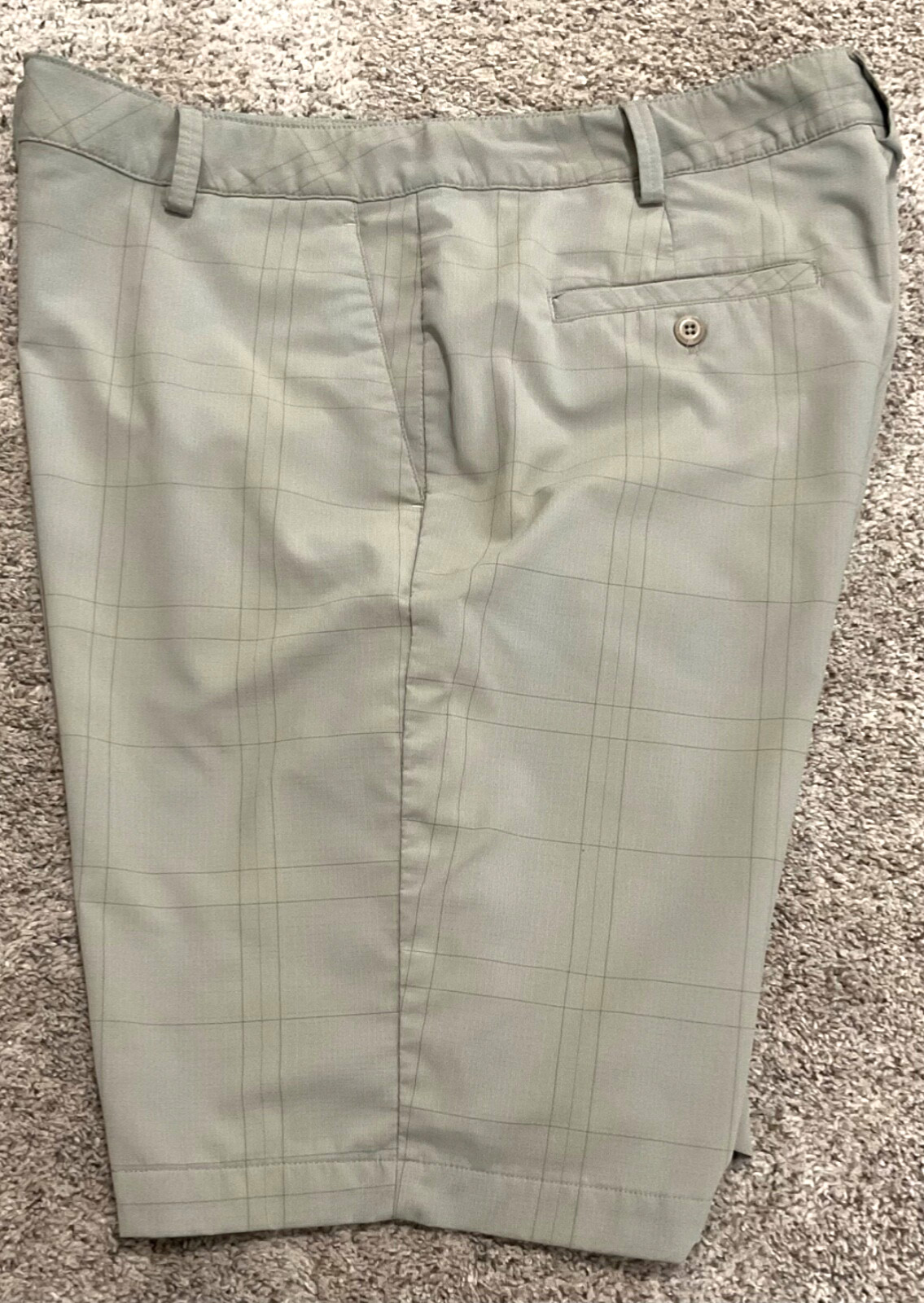 UNDER ARMOUR Performance Golf Shorts Mens 38 Length 21″ Inseam 10″ Tan
