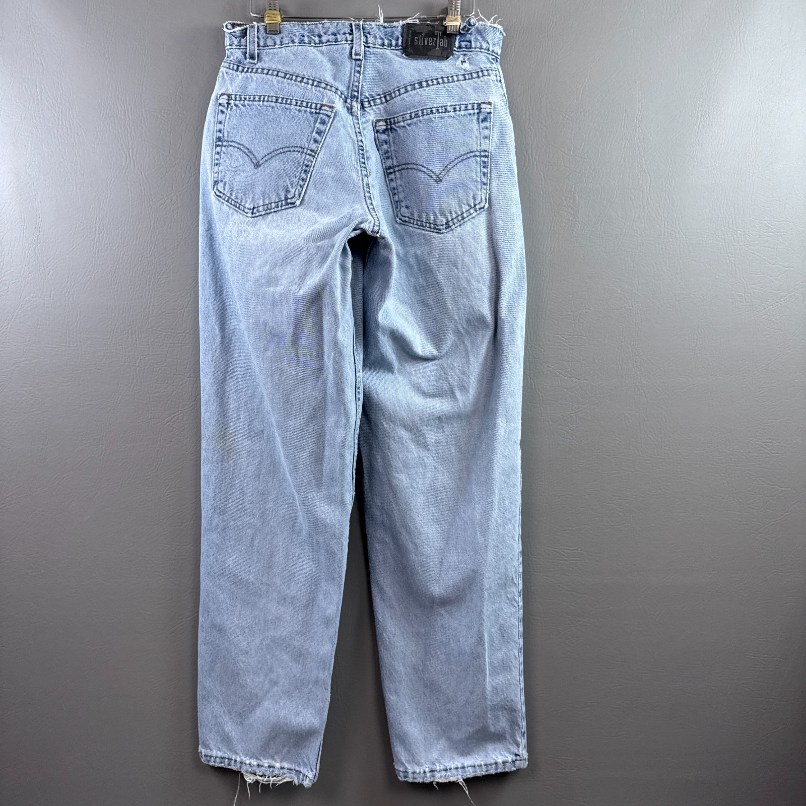 Vintage Levis SilverTab Jeans Mens 30×32 Blue Baggy 90s Made USA Thrashed Faded