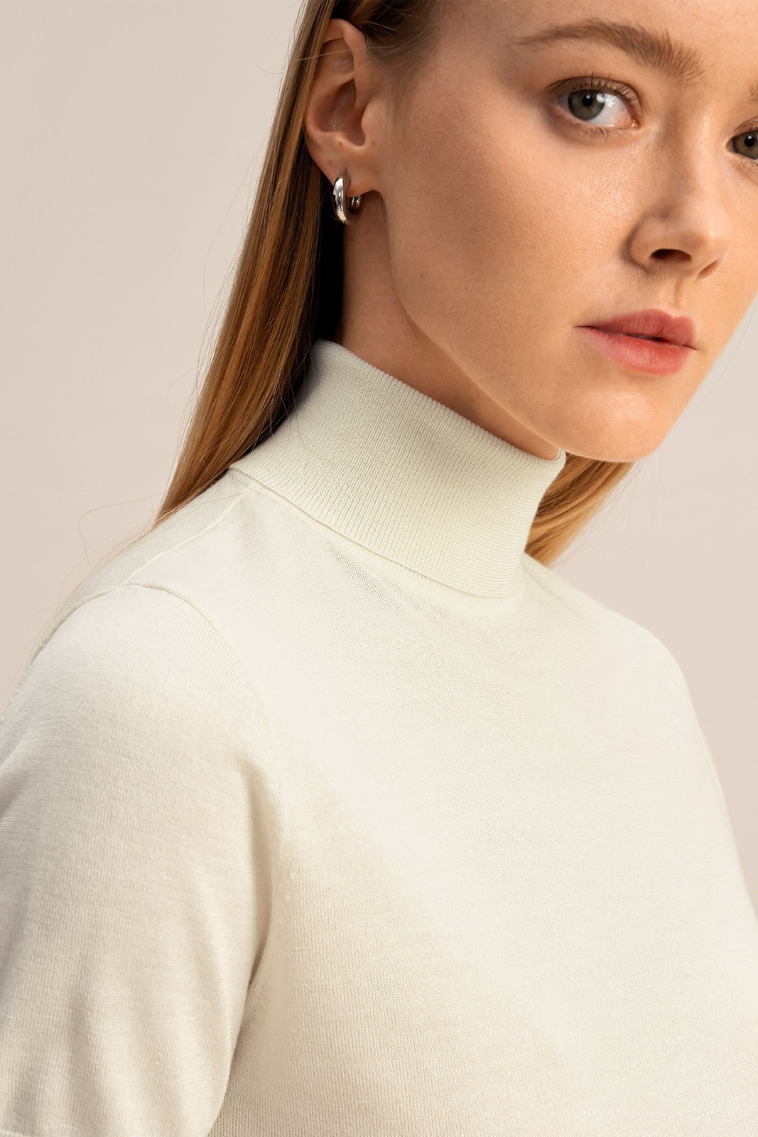 $139 / LILYSILK Solomon SILK-CASHMERE Short-Sleeve TURTLENECK SWEATER – S