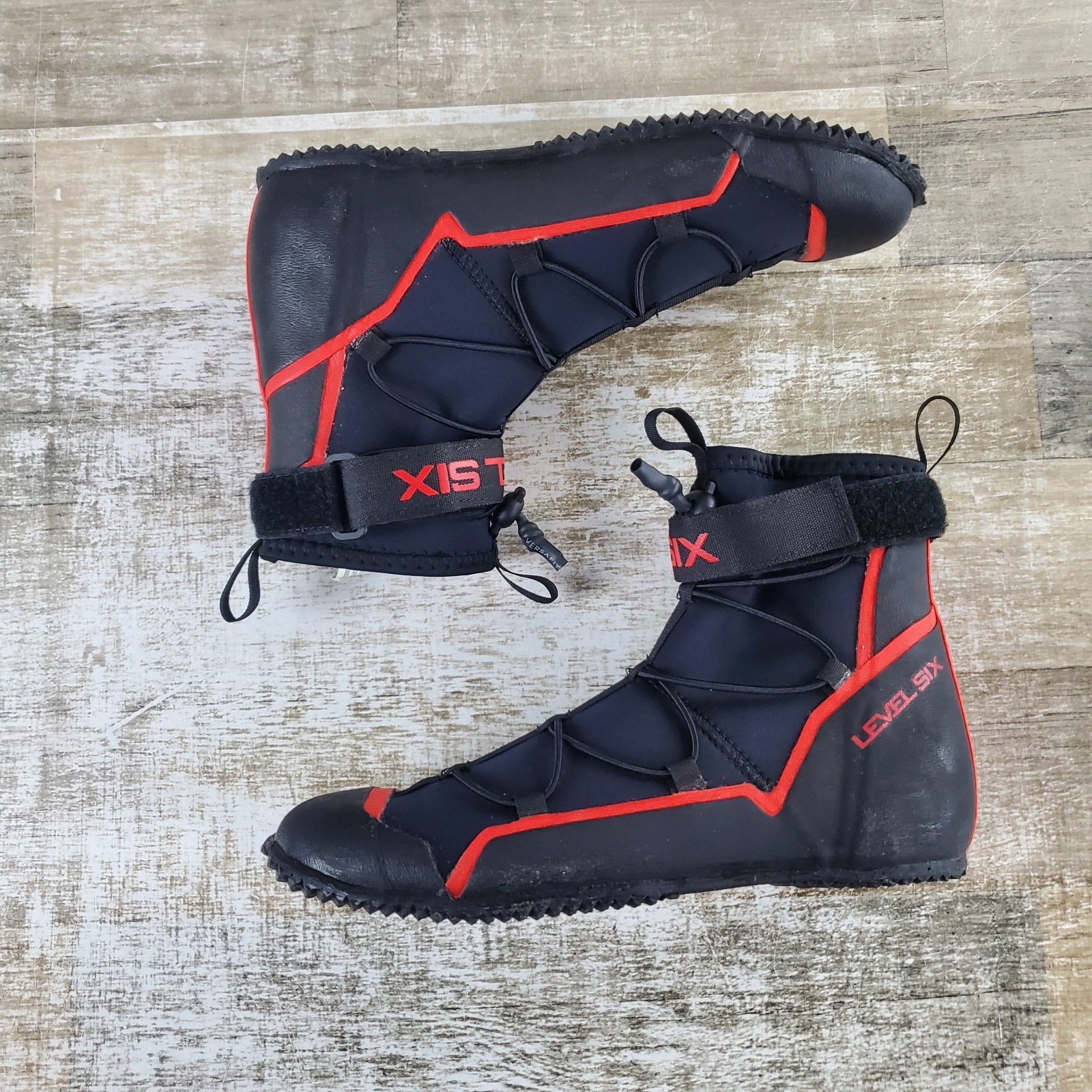 Level Six Creek 2.0 Mens Sz 7 Neoprene Boots Black Red Mid Top Water Sport