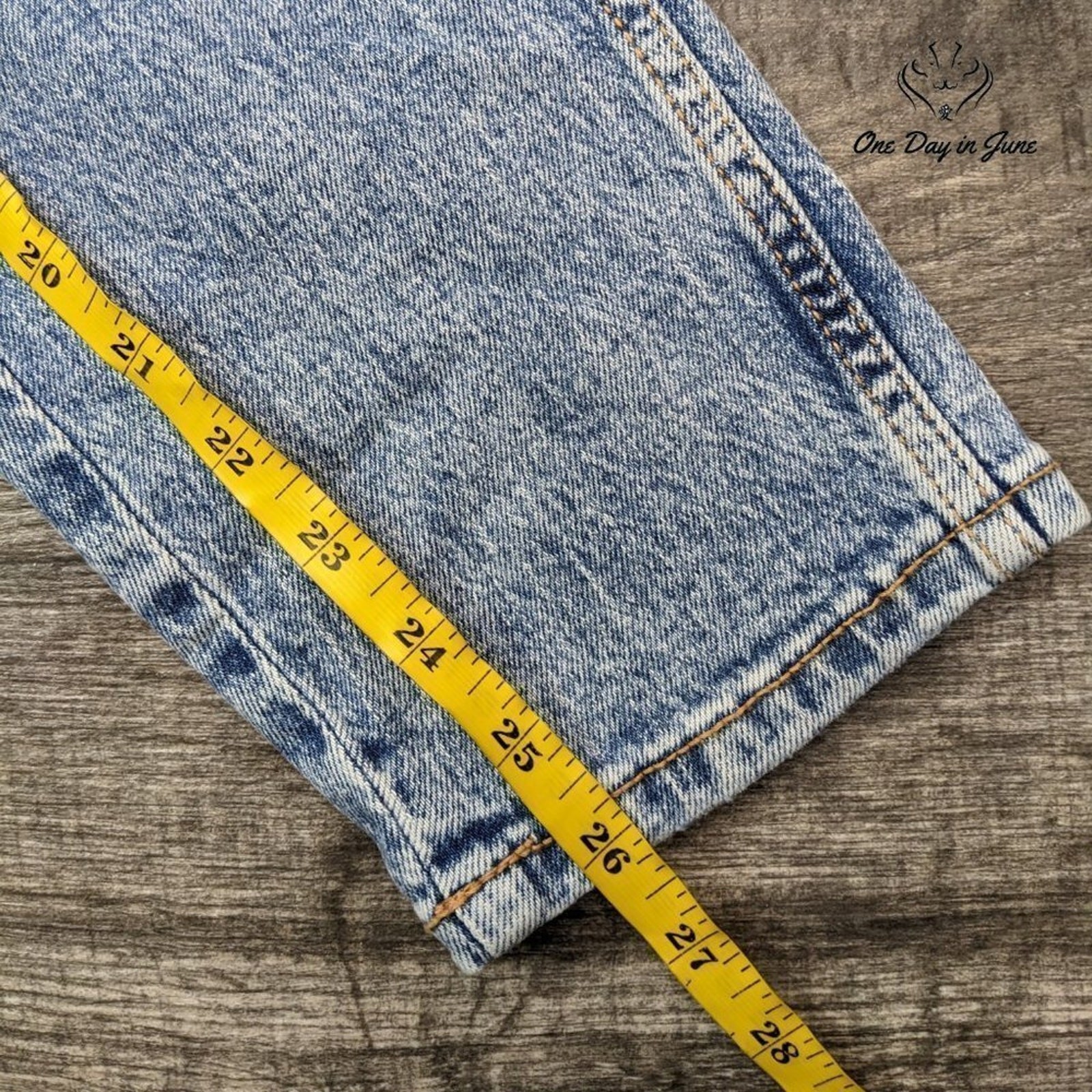 Arizona Jean Co. Juniors Highest Rise Mom Jeans Size 1