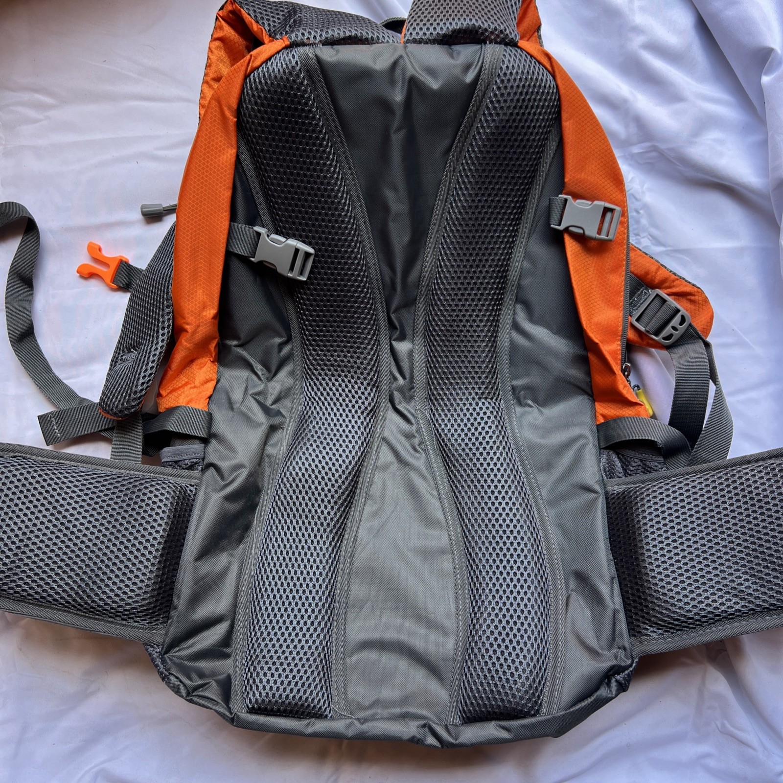 Large Capacity Waterproof Travel Backpack Mountaineering Camping Bag 40L 50L 60L