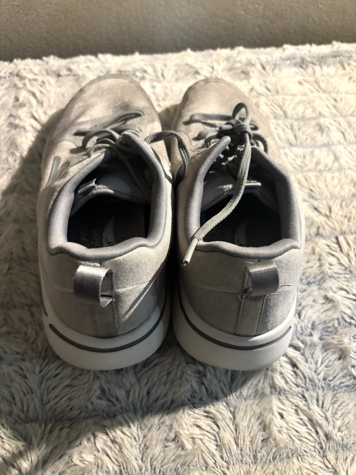 Skechers Air-Cooled Arch Fit Gray Women’s Sneakers Size 9