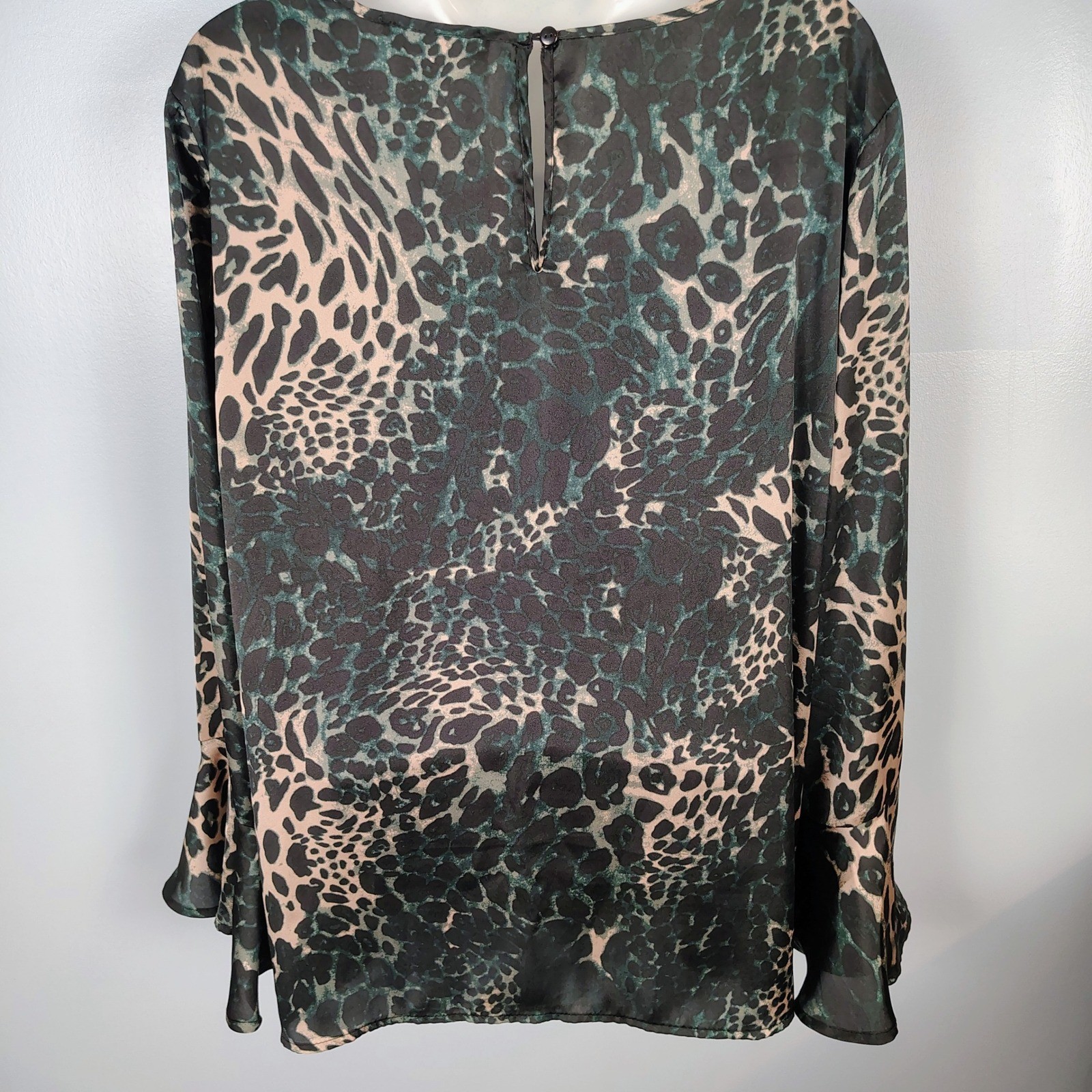 Ellos Womens Green Leopard Print Bell Sleeve Satin Blouse Top Size 20 burnout