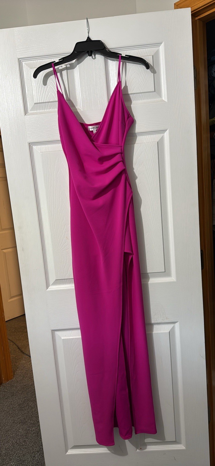 Women’sEmerald Sundae Fushia Form Fitting Dress W/ adjustable Straps Sz Medium