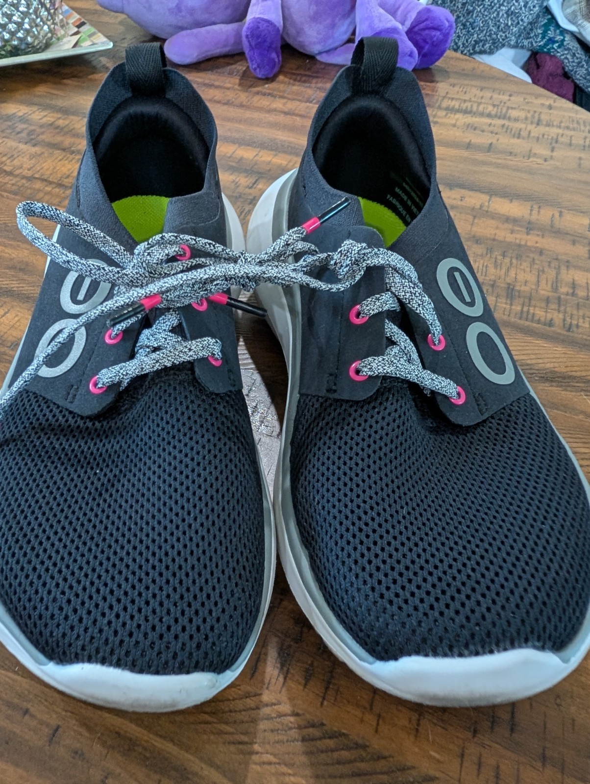 Women’s OOFOS OOmy Stride Size 8