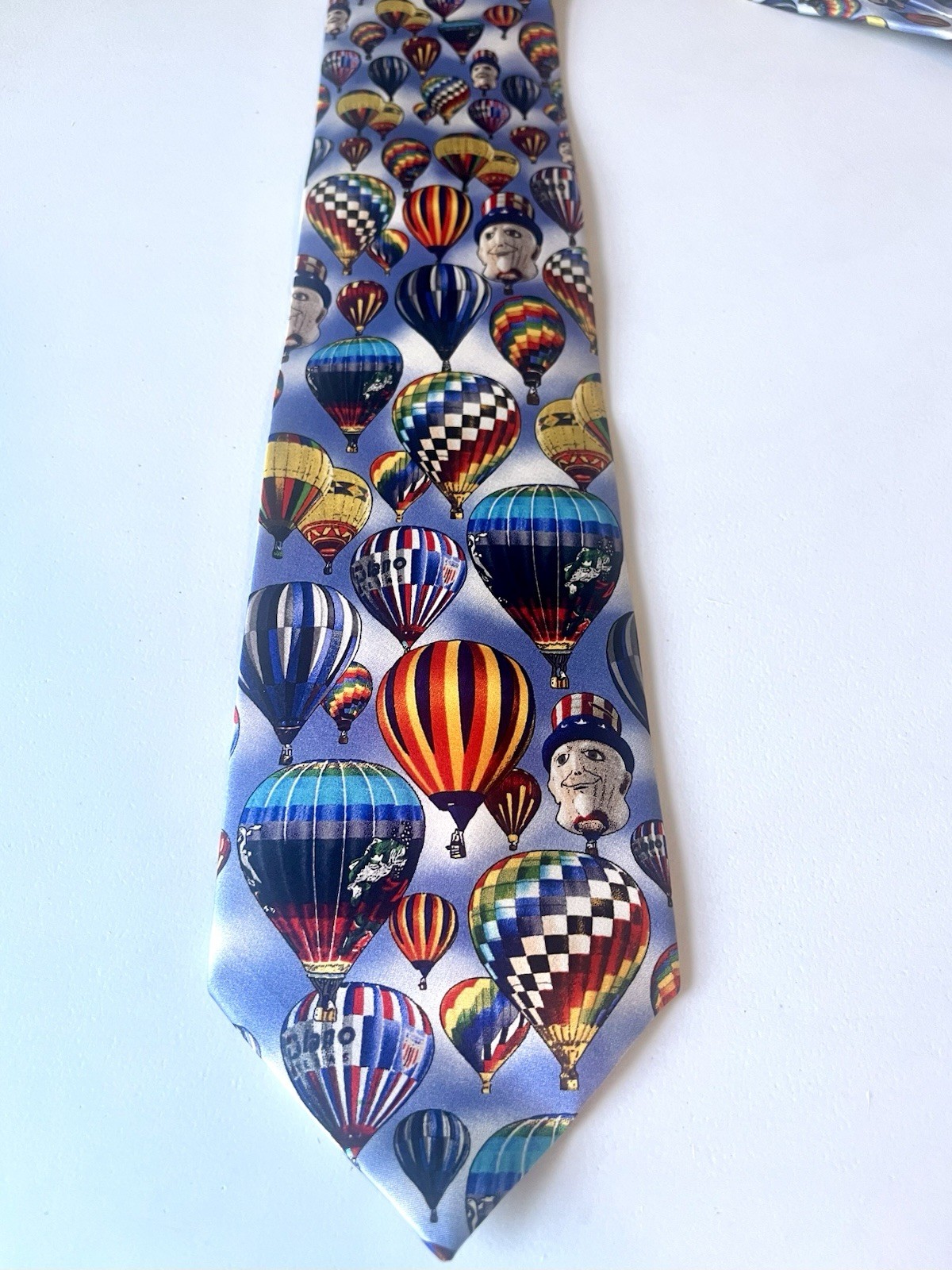 Museum Artifacts Hot Air Balloons of the World Neck Tie 57″ 100% Silk