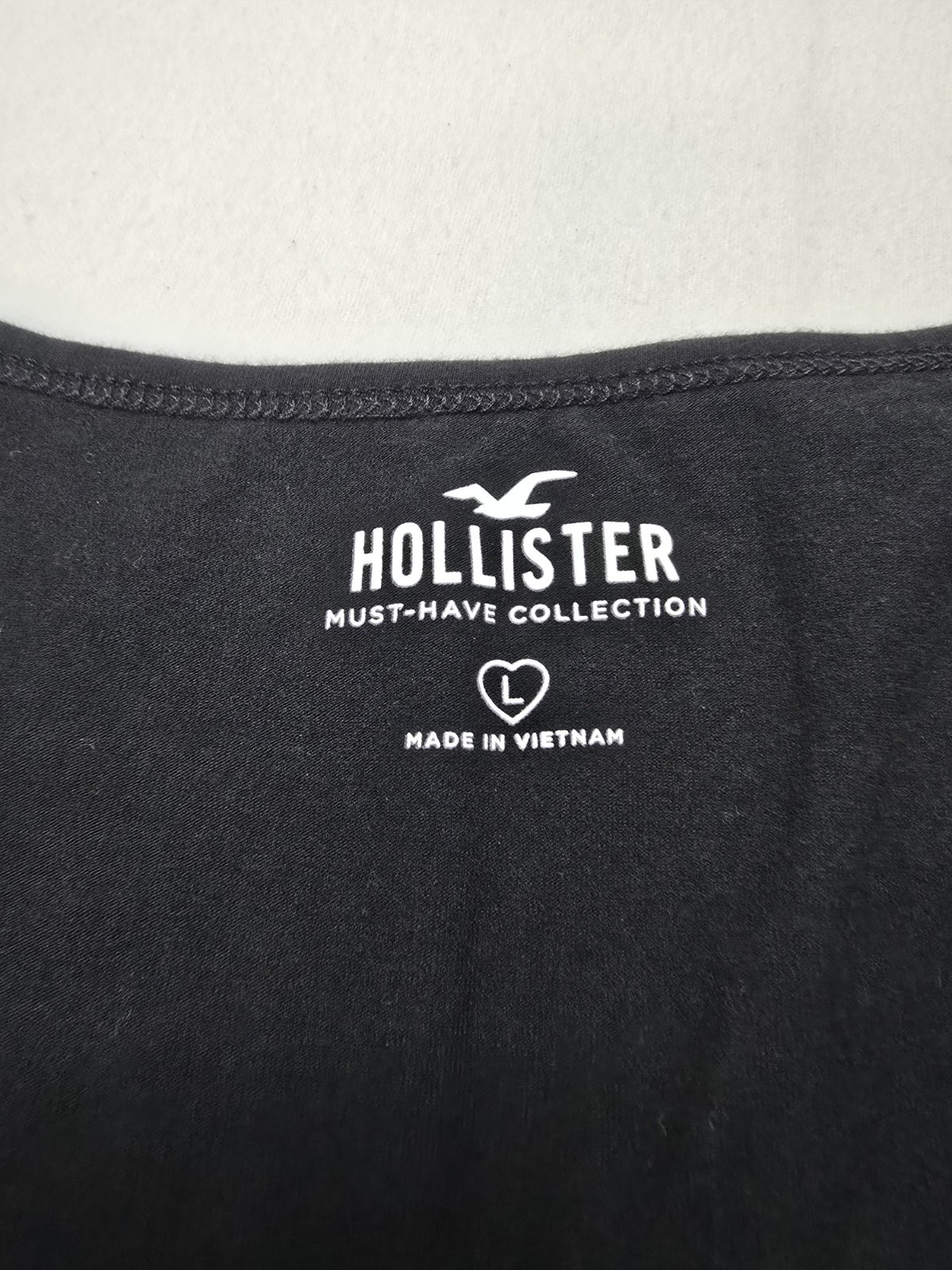 Hollister Must-Have Collection Black Corset Seam Long Sleeve V-Neck Top Women’s