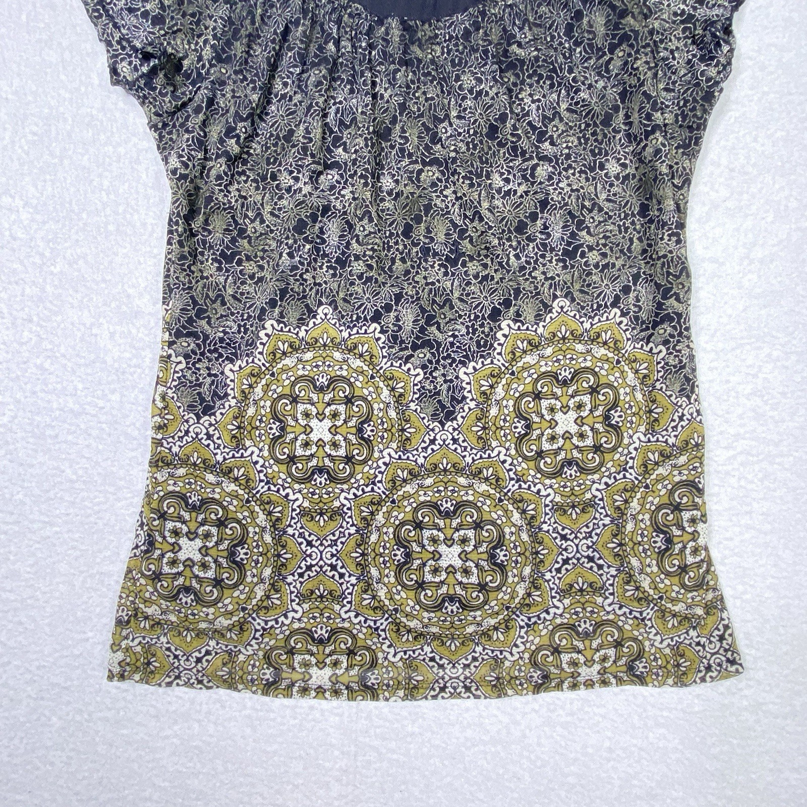 Axcess Liz Claiborne Two Tone Boho Top Women’s L Floral Lace Medallion Print