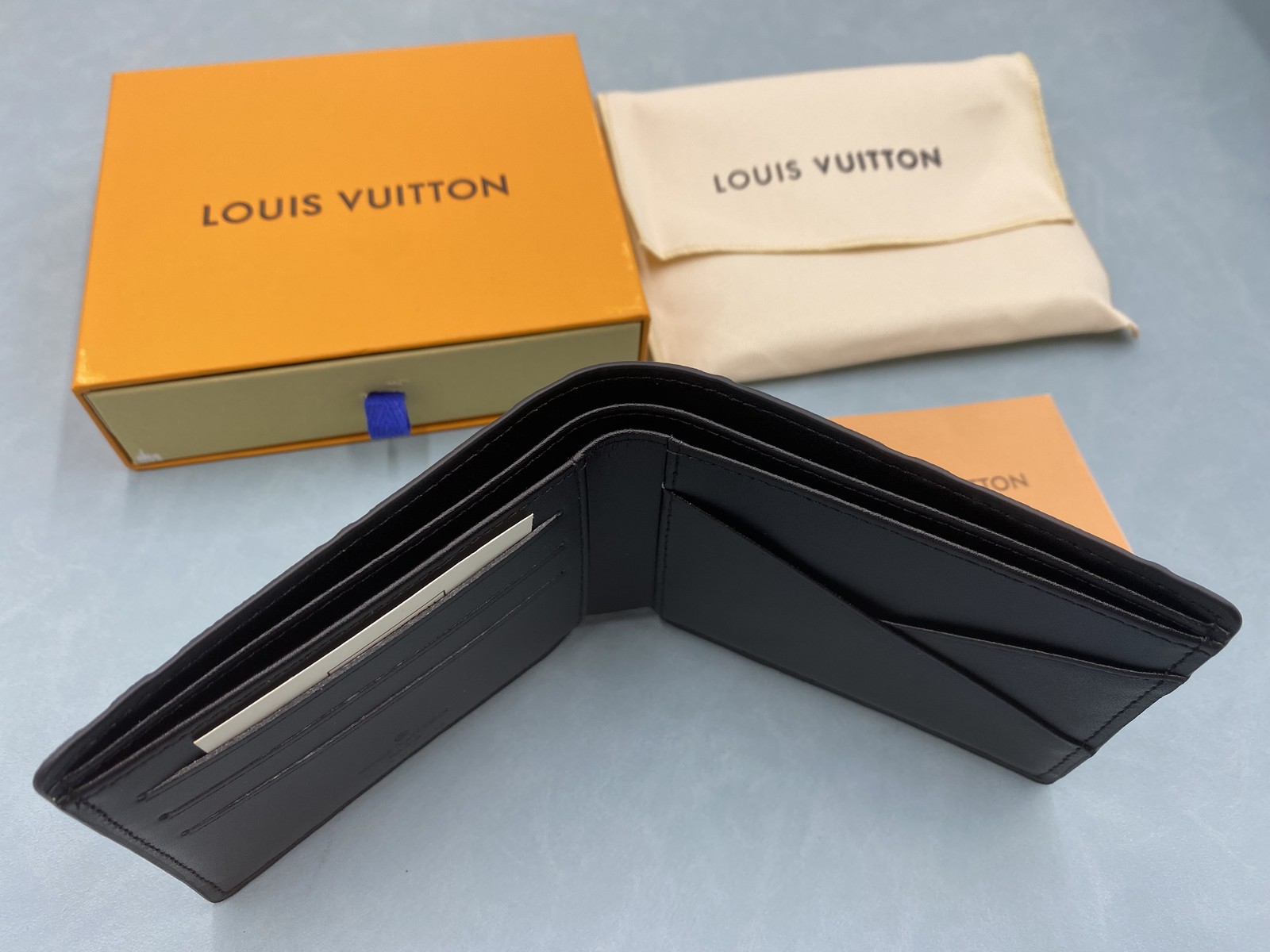 Damier Ebene Bifold Black & Gray Monogram Wallet