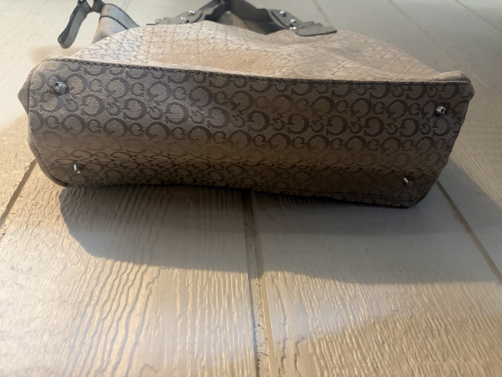 Y2K GUESS Beige Monogram Medium Tote Zip Closure Double Handles Detachable Strap