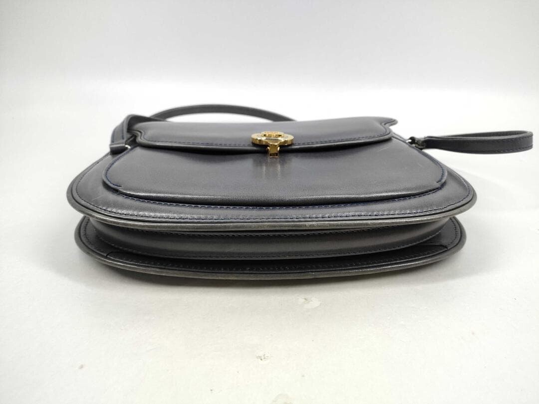 Gucci Vintage Black Leather Shoulder Bag Gold Tone Hardware Flap Clasp Auth