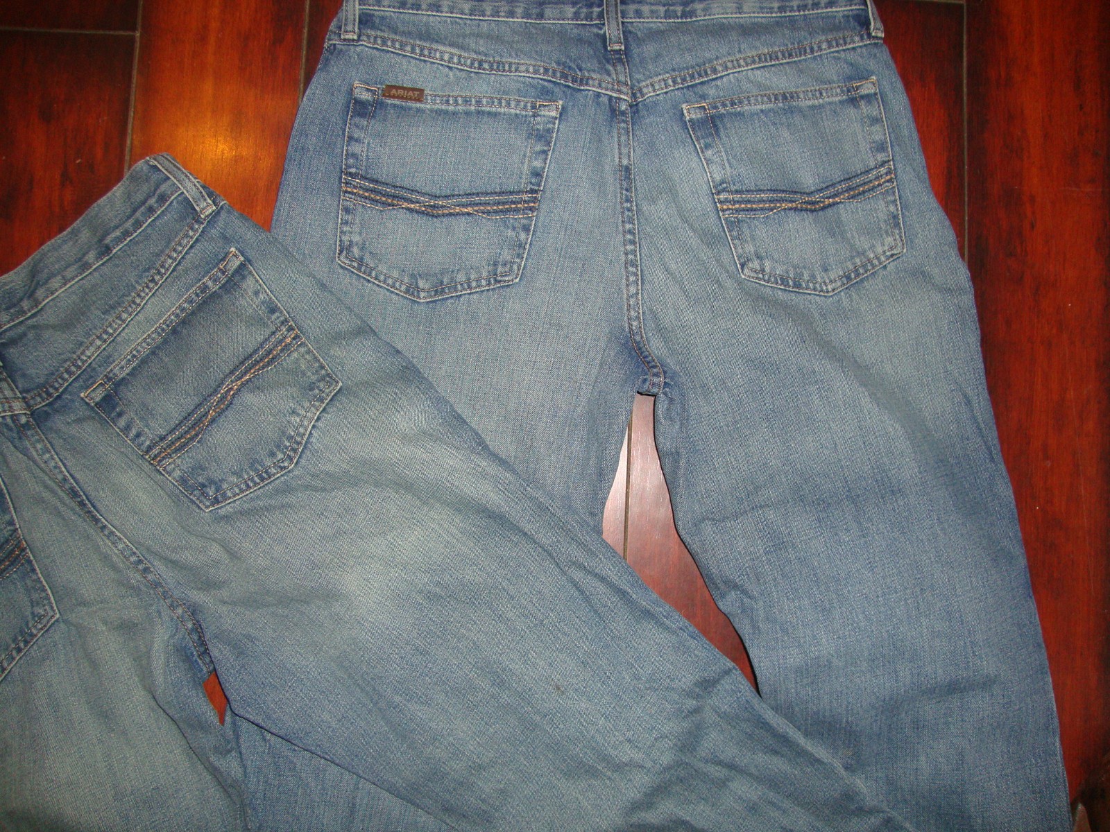 Men’s Ariat M-2 relaxed boot-cut leg jeans 2 PAIRS IN DEAL 32-32 NWOT RET $90 EA
