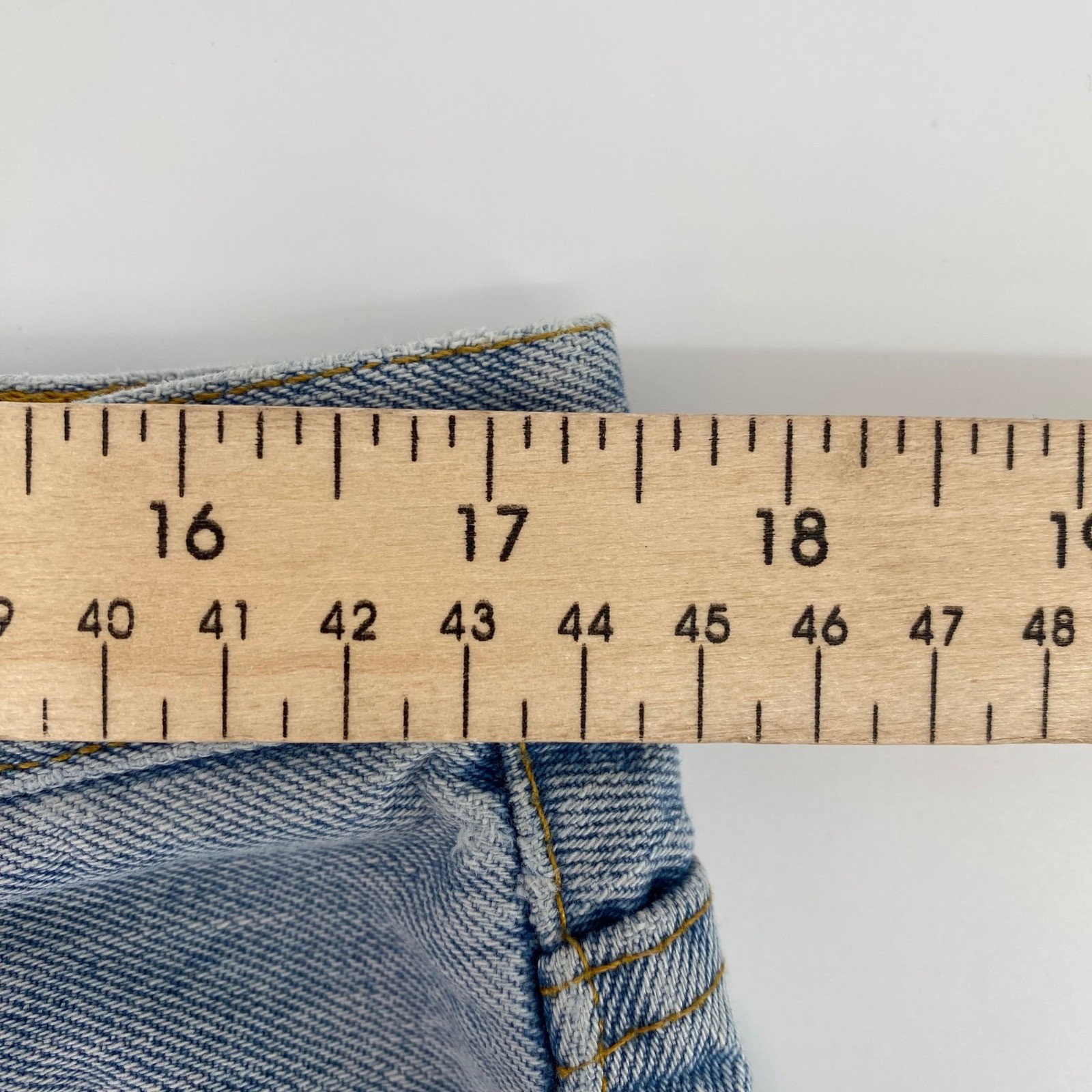 Polo Jeans Company Mens 36 x 30 Light Wash Denim Jeans Saturday Style