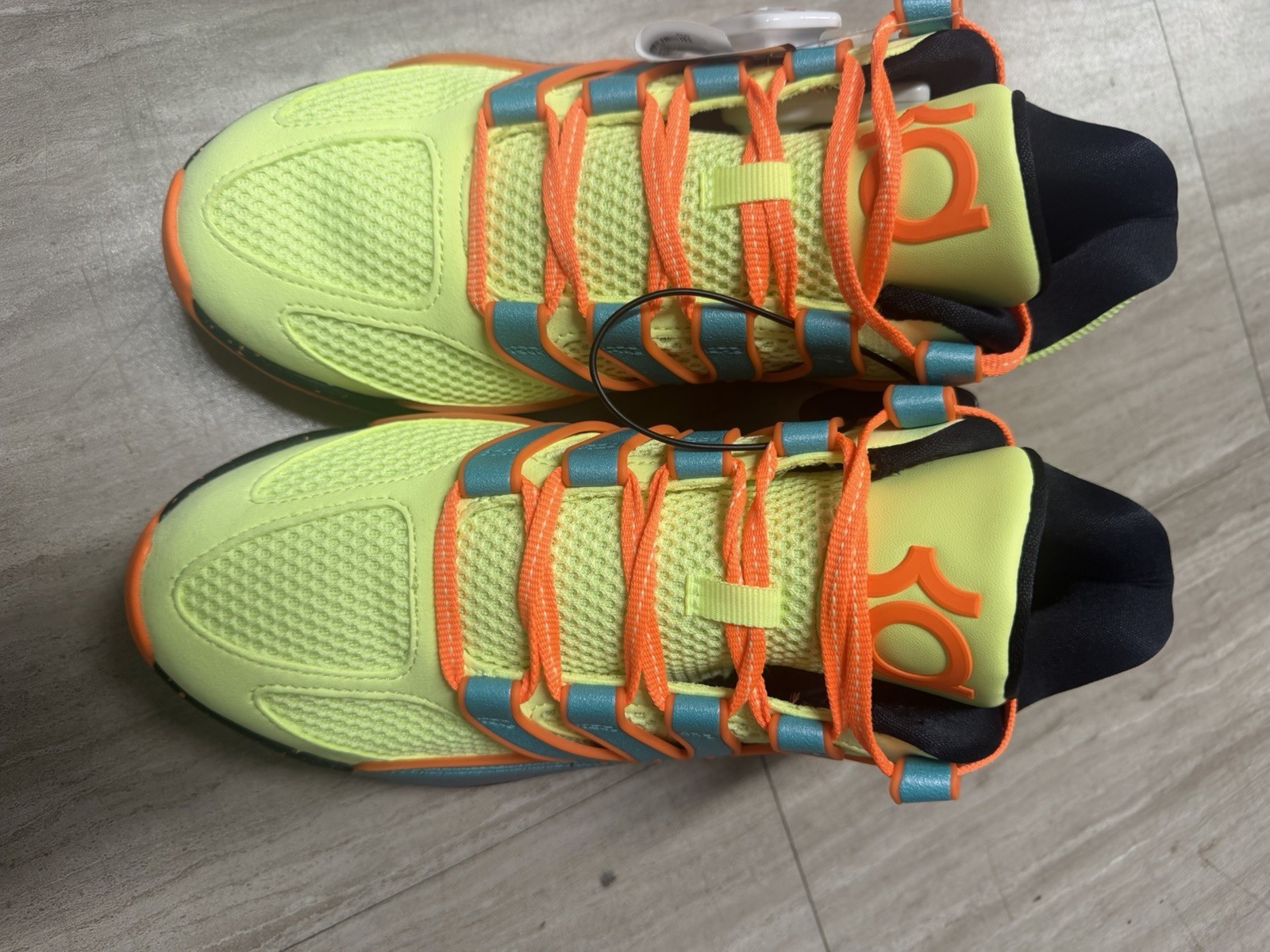 Nike Men’s Low Top Lace-Up Athletic Sneakers Green Orange Blue Black