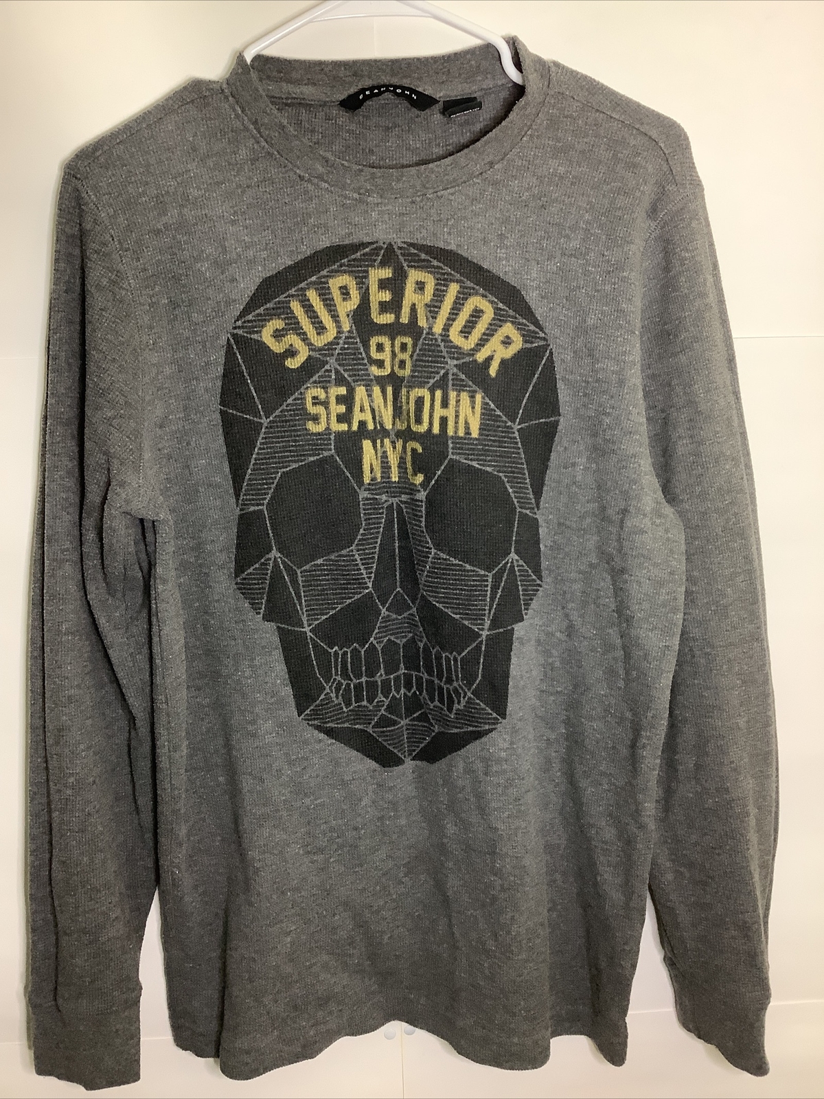 SEAN JOHN SUPERIOR NYC – Men’s Long Sleeve Shirt – Grey Skull – Size L Large