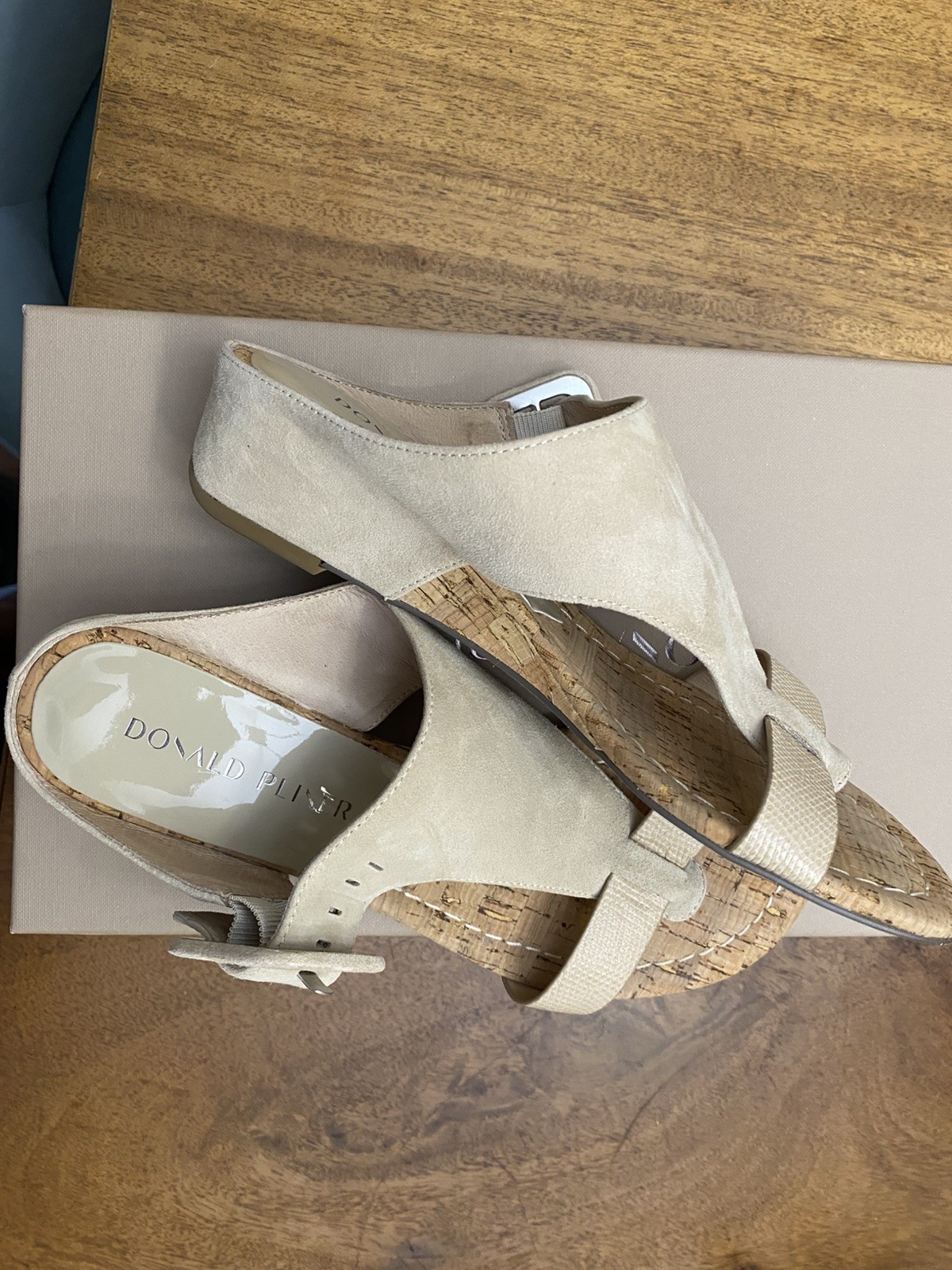 Donald Pliner Wedge Sandels Beige Suede Size 7
