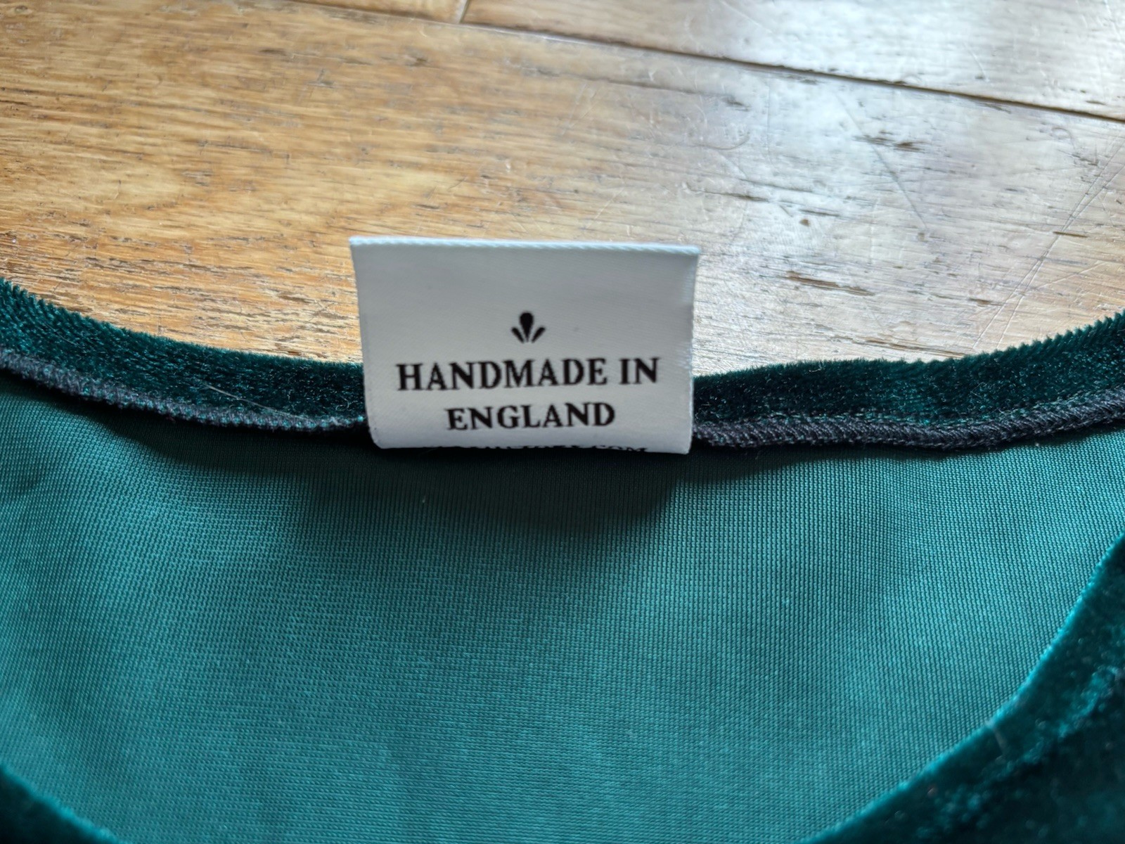Soleil Store Handmade Dark Green Velvet Bell Crop Top – Size 6