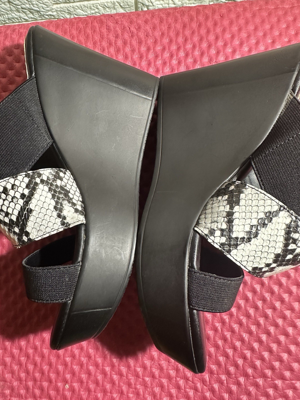 Charles by Charles David FEFE Black Snakeskin Wedge