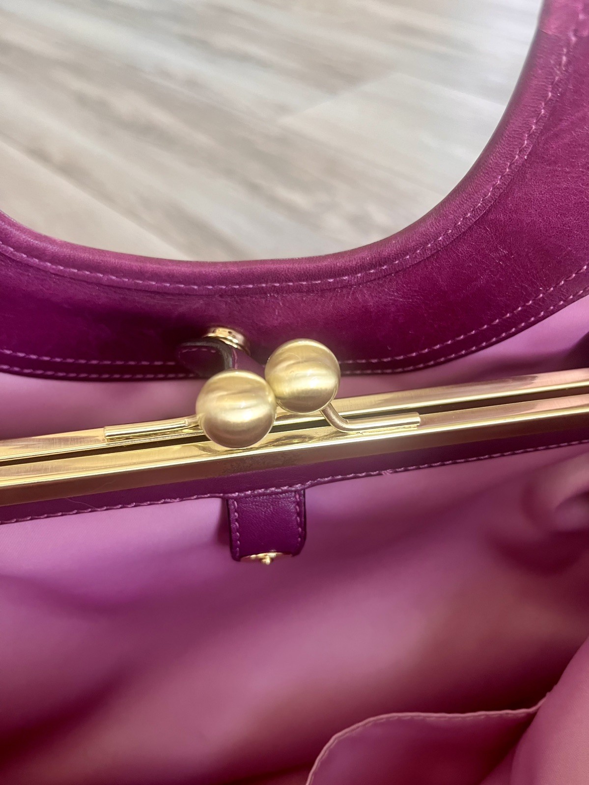 Vintage COACH Ergo Pleated Kisslock Magenta Leather Bag Authentic