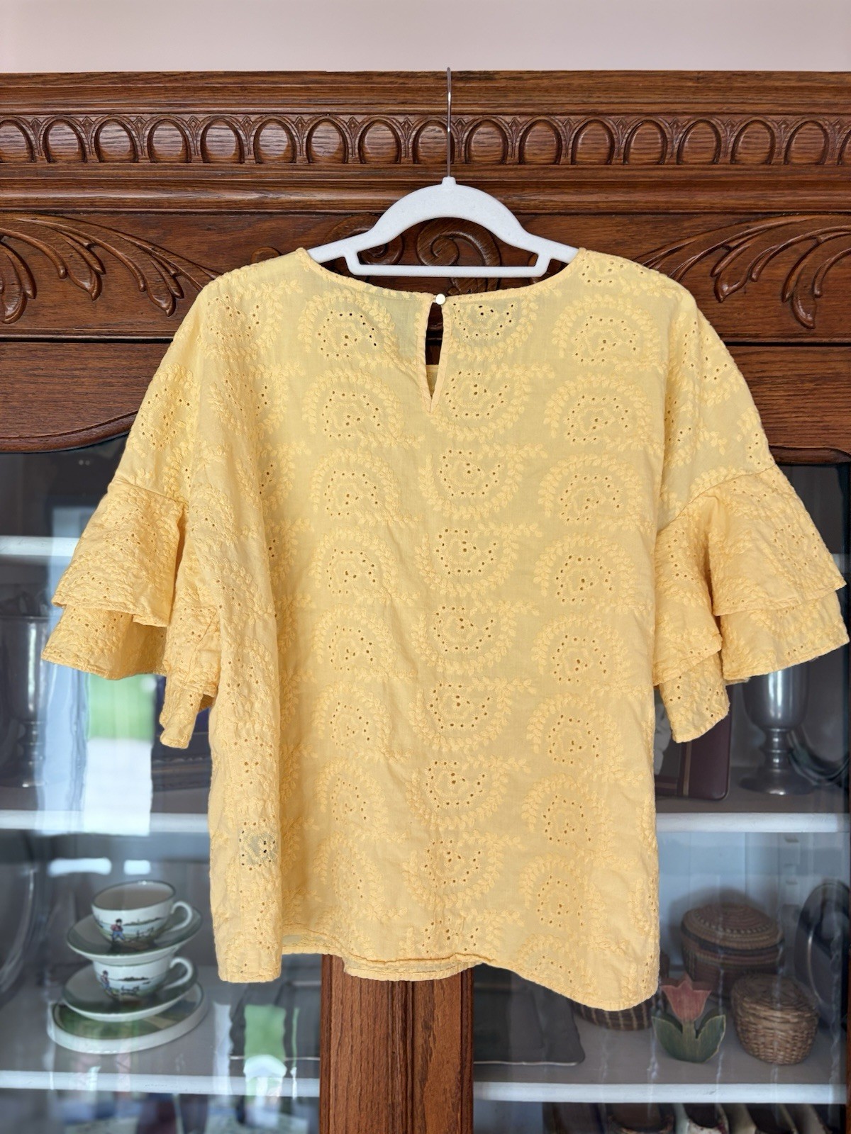 Liz Claiborne SIZE XL Yellow Floral Embroidered Ruffle Tiered Sleeve Top COTTON