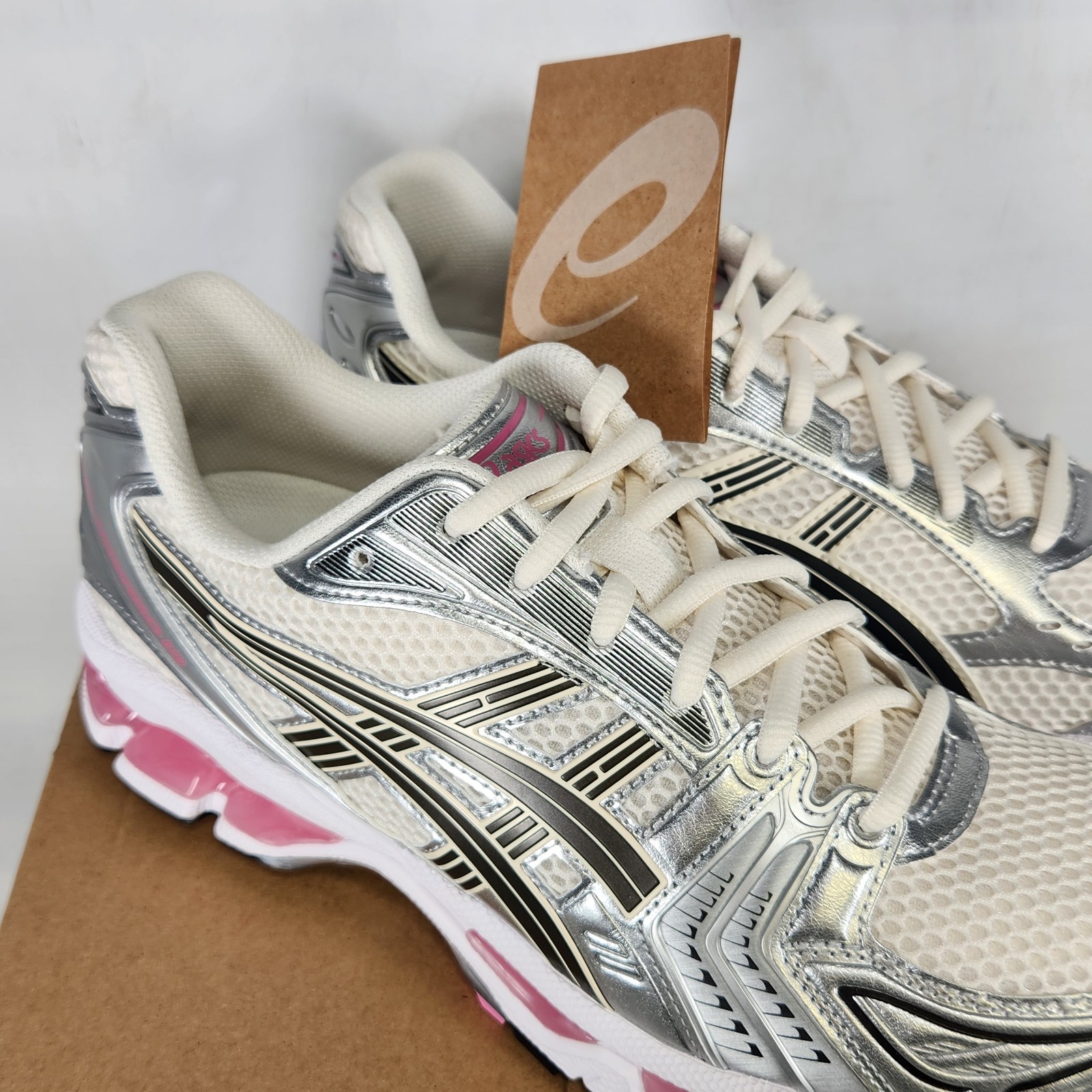 8.5 MEN / 10 WOM – ASICS Gel-Kayano 14 – Cream / Sweet Pink
