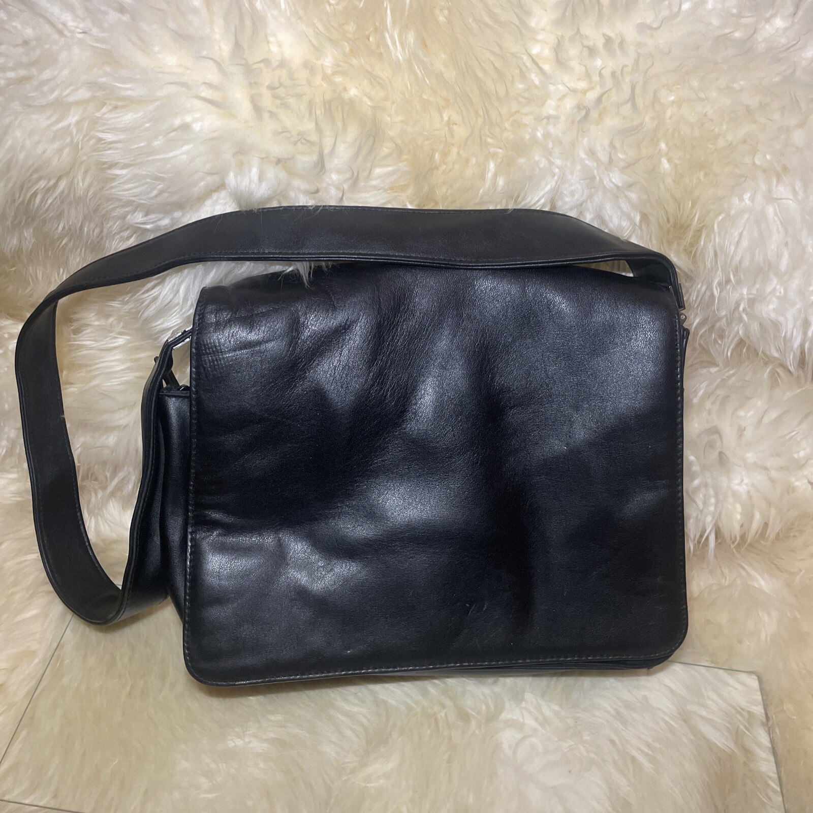 Worthington Black Bag 10x7x3 Classic Basic Zipper Side Pocket NEW w Out Tags