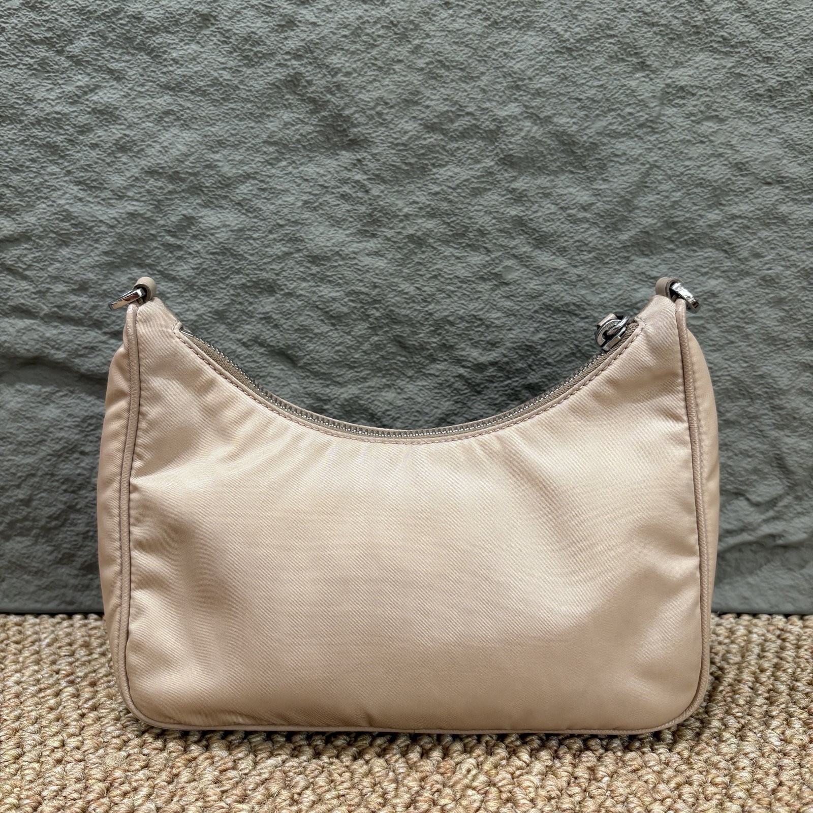 Prada Re Edition 2005 Shoulder Bag Beige Tessuto Nylon (mm1014c2)