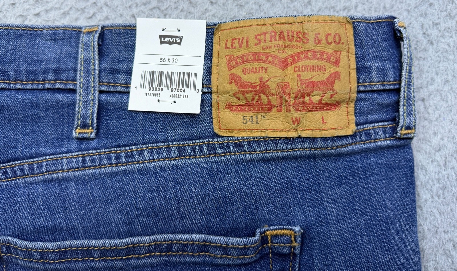 Levis 541 Jeans Men 56×30 B&T Blue Denim Stretch Athletic Fit Tapered Leg 28 NWT