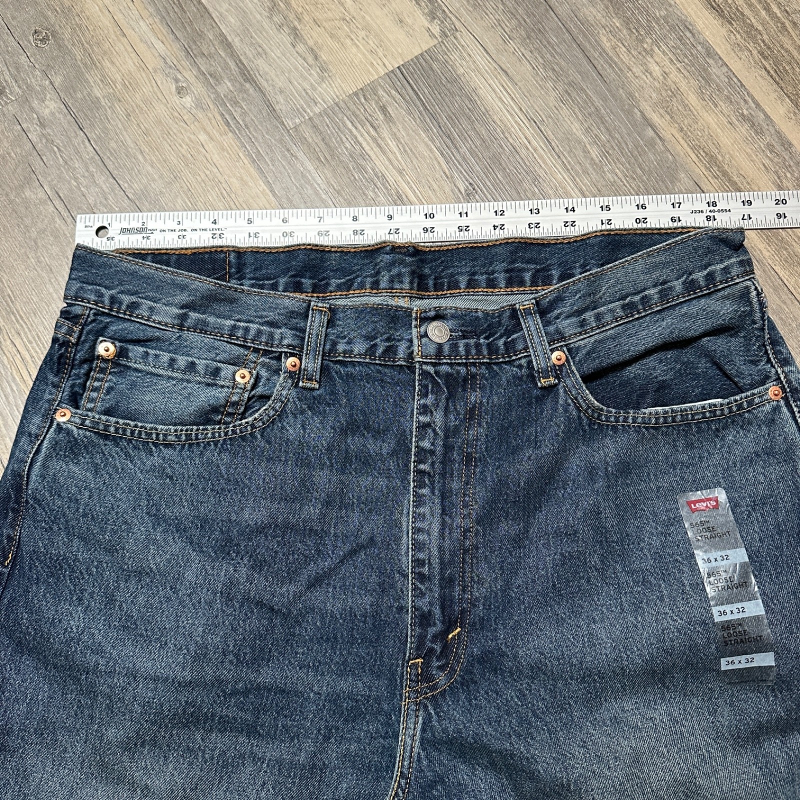 Levi’s Men’s 565 Loose Straight Jeans Medium Wash 36×32