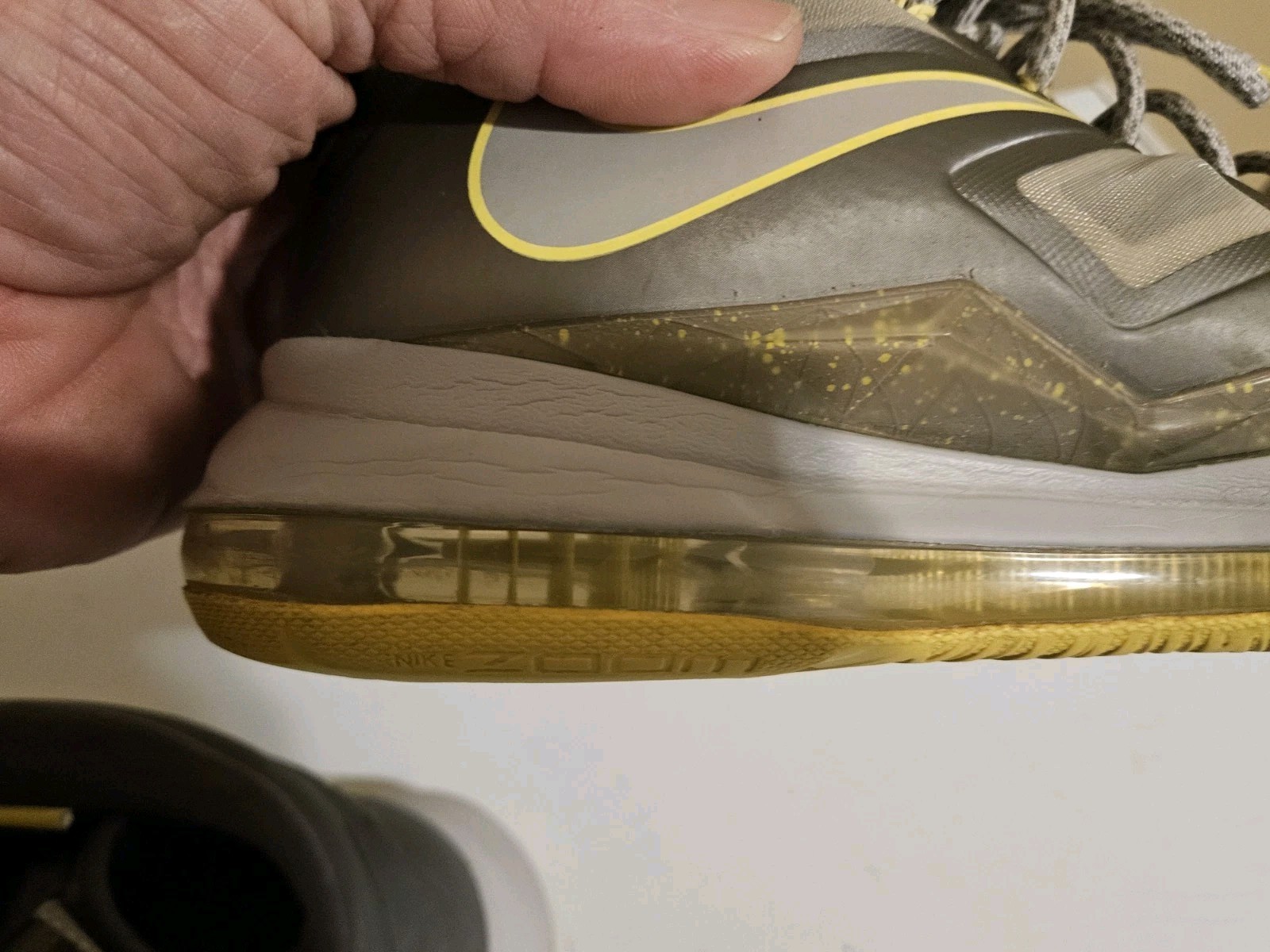 Nike LeBron X 10 Canary Yellow Diamond Lebron James 541100-007 Size 11