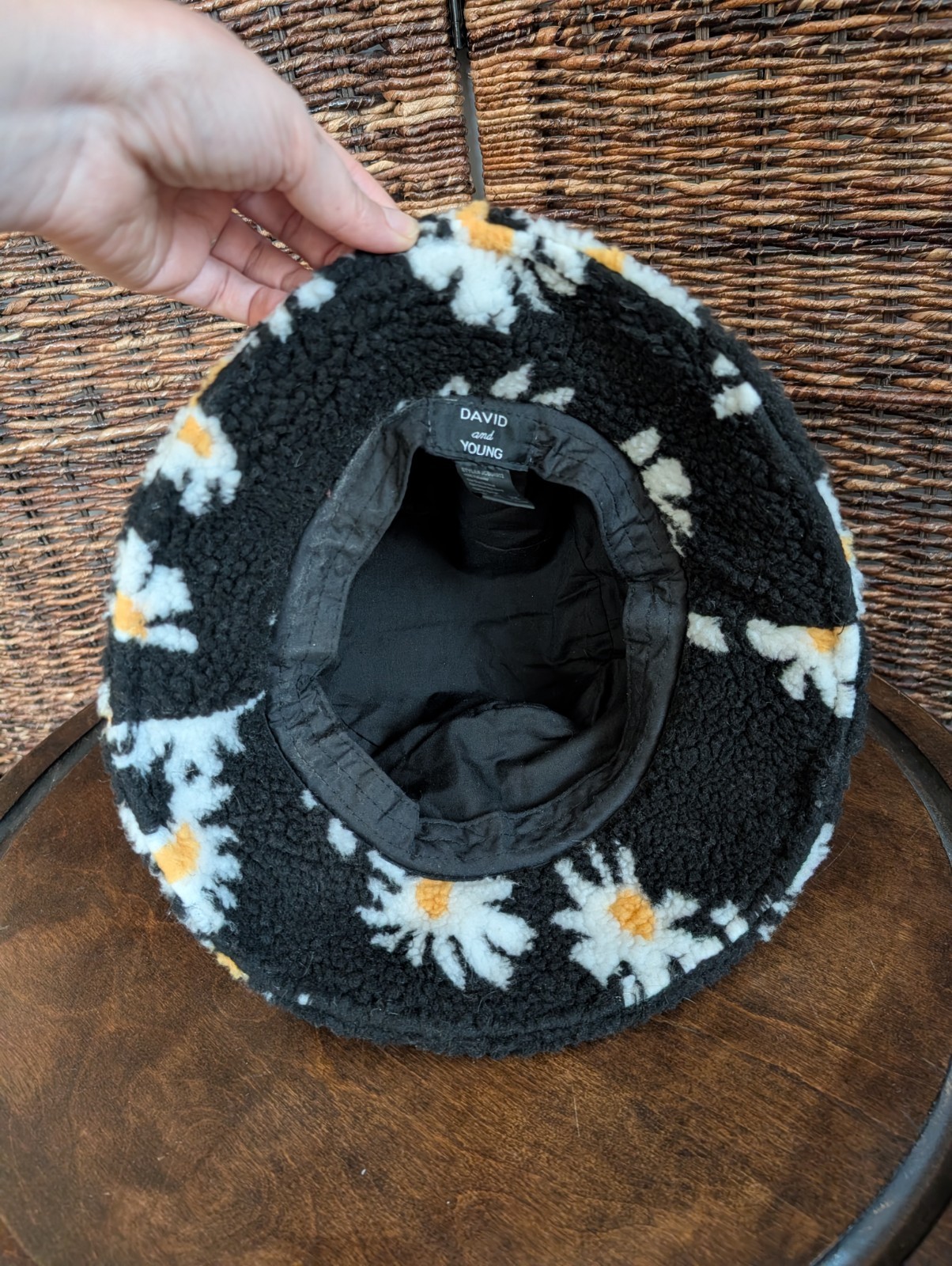 NWT Y2K Sherpa Fleece Daisy Bucket Hat Womens OS Floral 90s Fairy Grunge Hip Hop