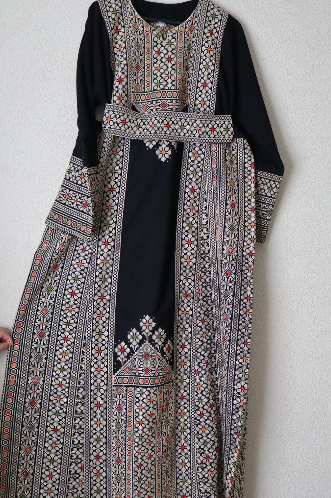 Traditional Palestinian / Jordanian Embroidered Thobe Kaftan Dress Black-JAWHARA