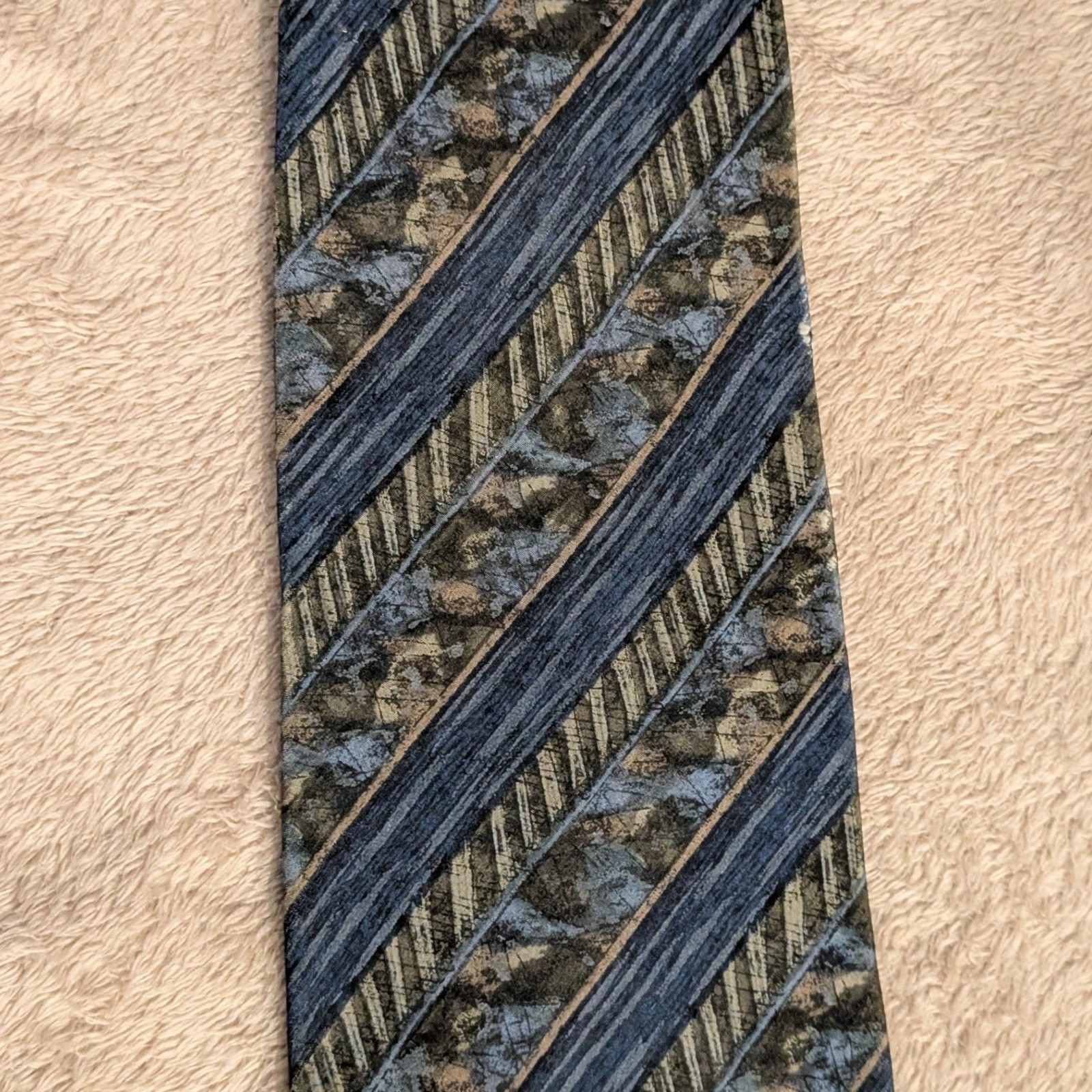 Briar Tie Silk Abstract Diagonal Stripe Blue Gray Made in USA Vintage Classic