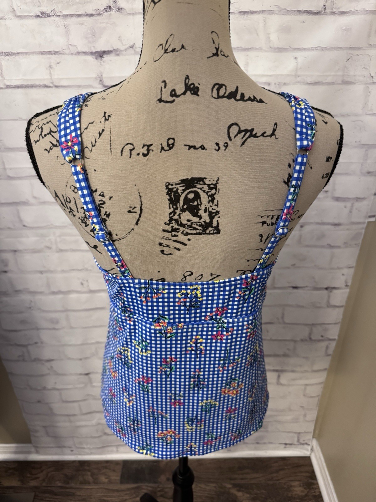 Lands’ End 10 Blue Floral Gingham Tankini Swimsuit Top Deep Plunge V Neck Modest
