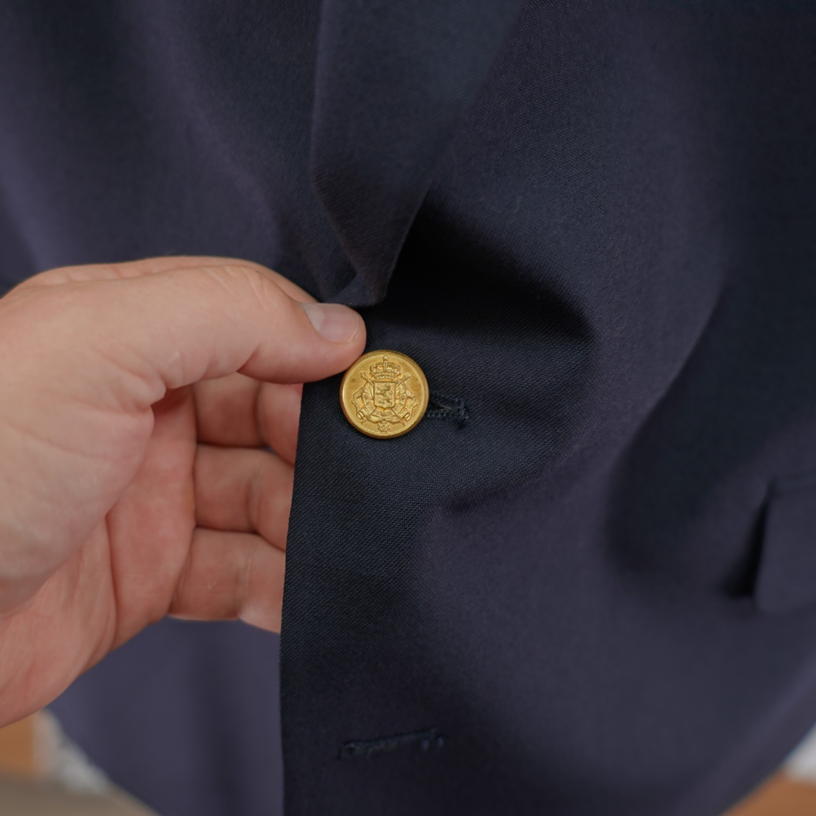 Tailor’s Row Deansgate Worsted Wool Gold Button Blazer 48R