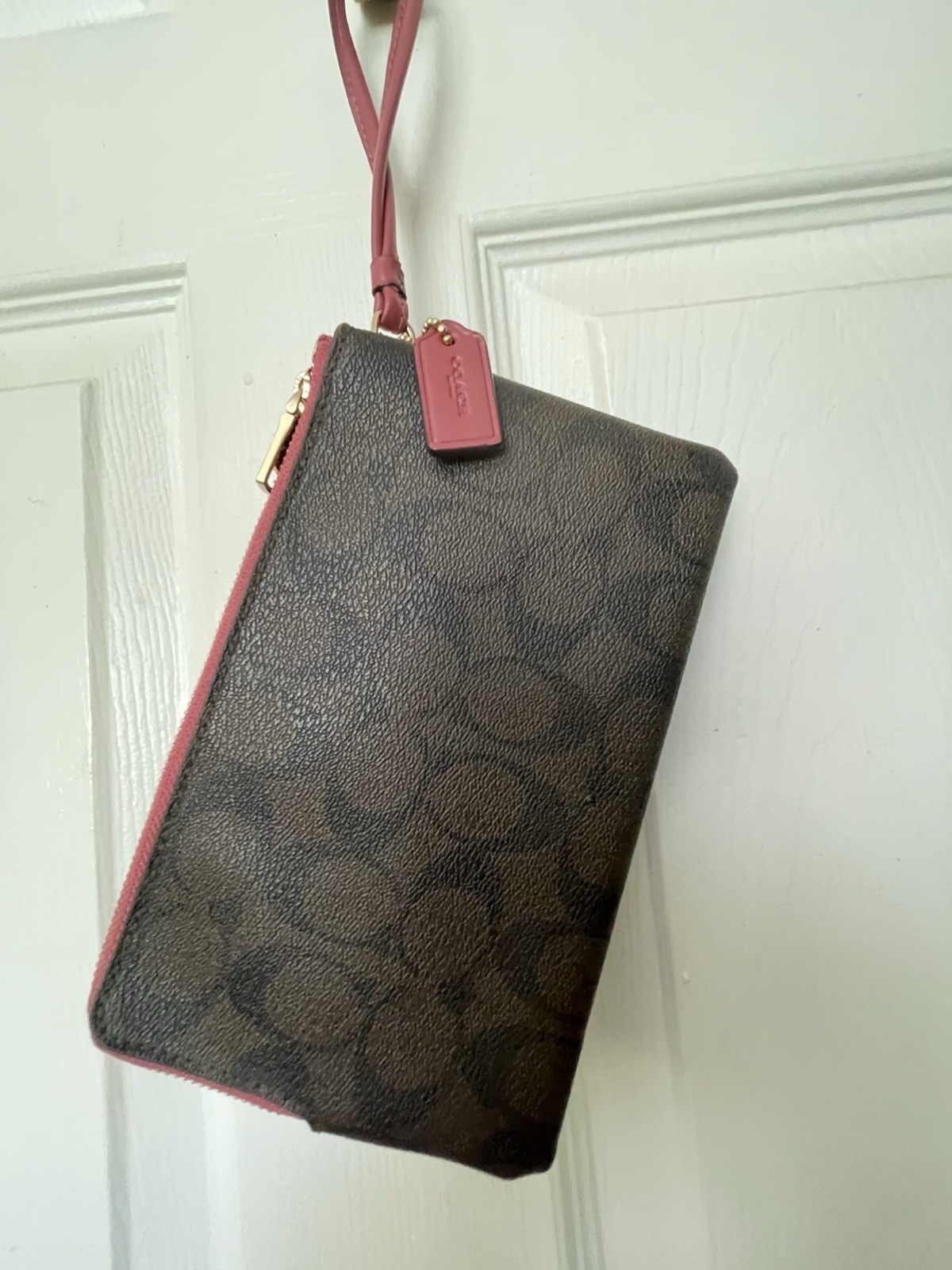 Coach Signature Double Zip Wristlet Brown Pink Trim Wrist Strap Gold Hardware