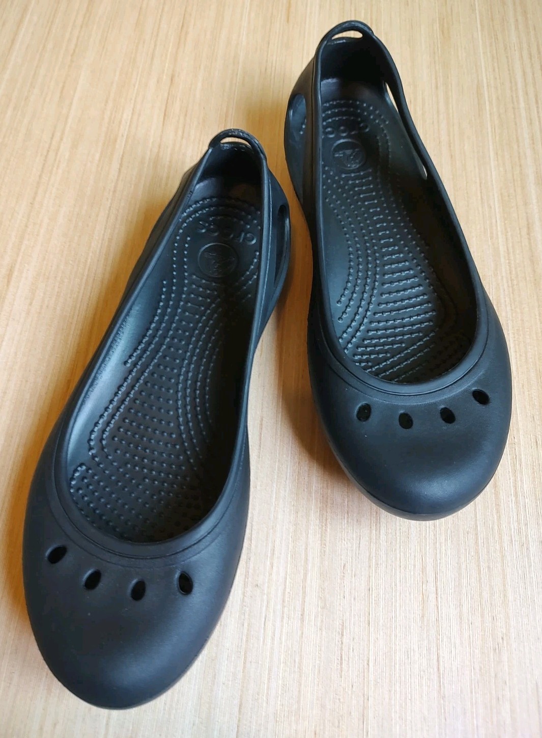 Crocs Women’s Kadee Ballet Flats Black Cut Out Details Size 7 NEW Shoes Flat