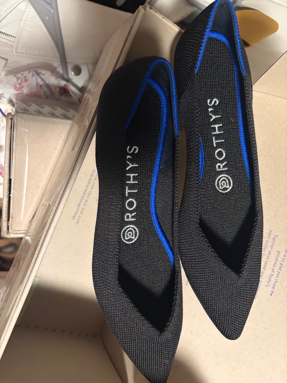 Rothys 7 pointy flat in Black New